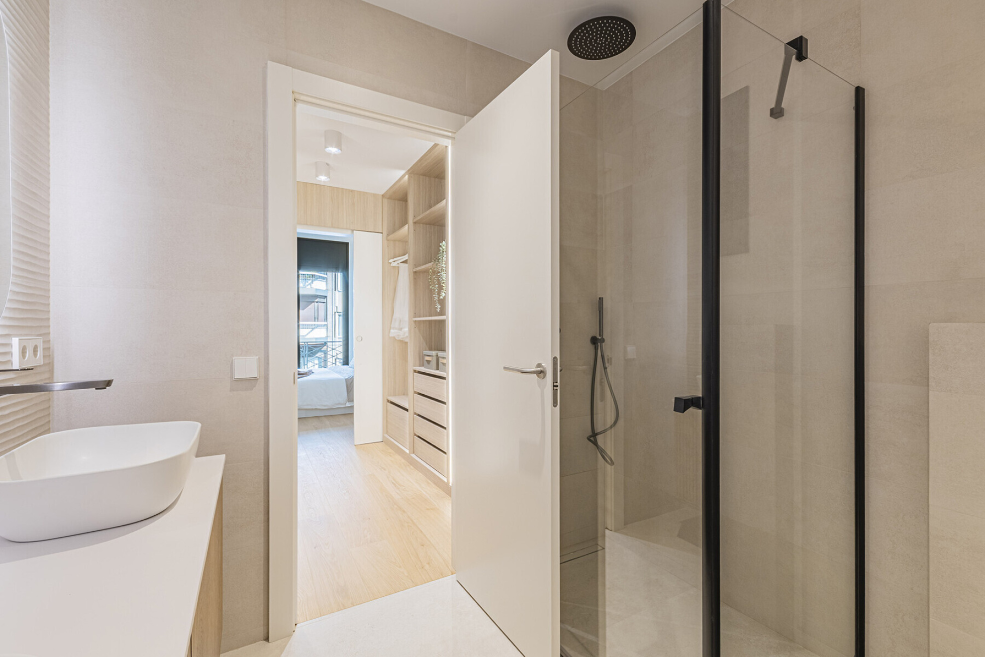  Elegant 5 Bedroom Renovated Apartment in Barcelona - 物件實景