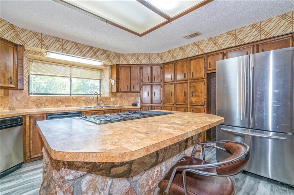 Robstown, Texas, 78380, United States, 5 Bedrooms Bedrooms, ,4 BathroomsBathrooms,Residential,For Sale,1856855