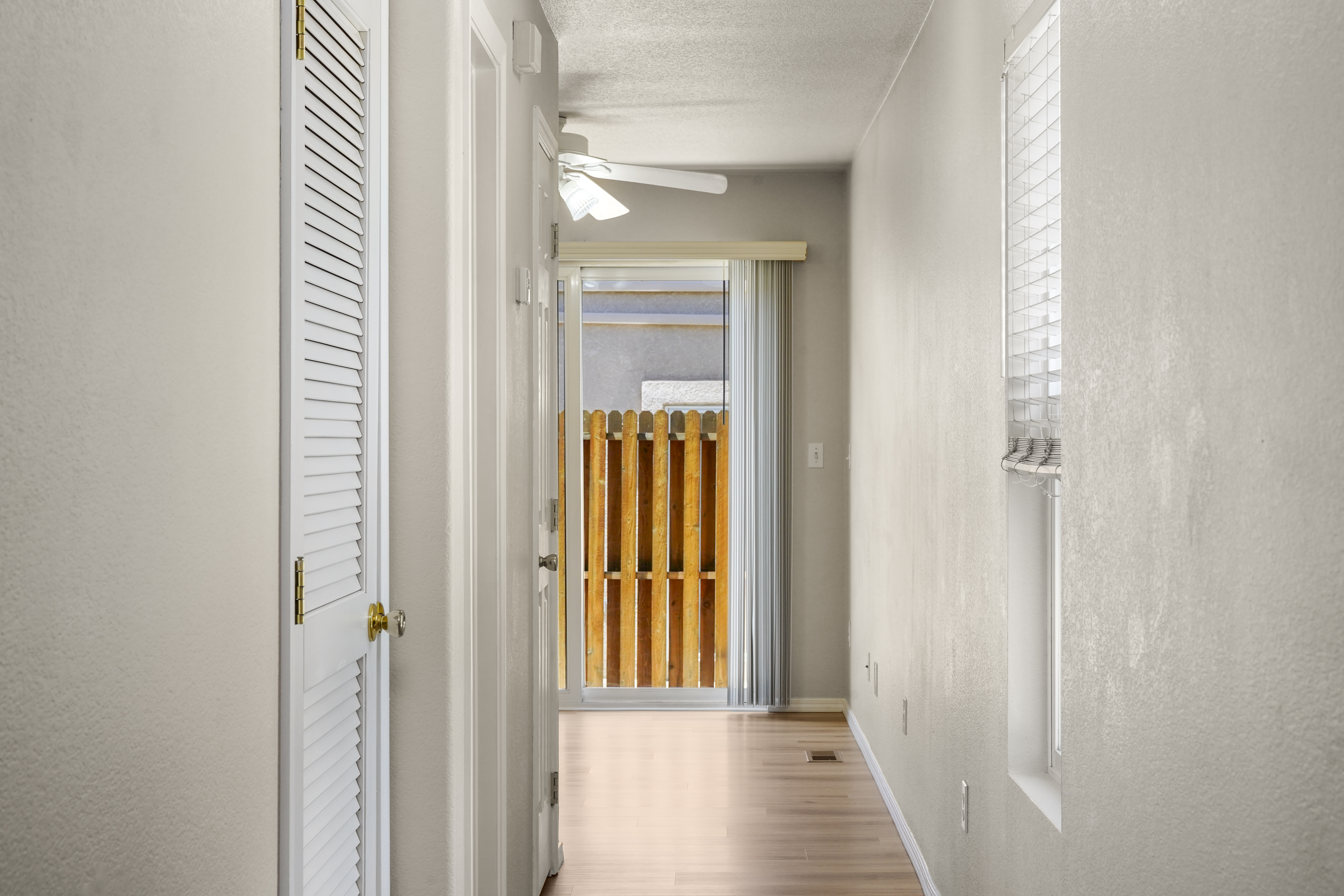  Phenomenal 4-plex income opportunity in desirable University Park - 物件實景