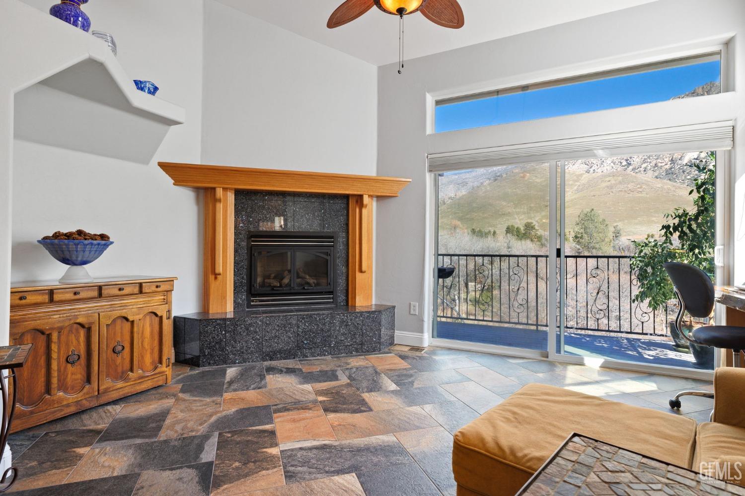 Kernville, California, 93238, United States, 4 Bedrooms Bedrooms, ,3 BathroomsBathrooms,Residential,For Sale,1941989