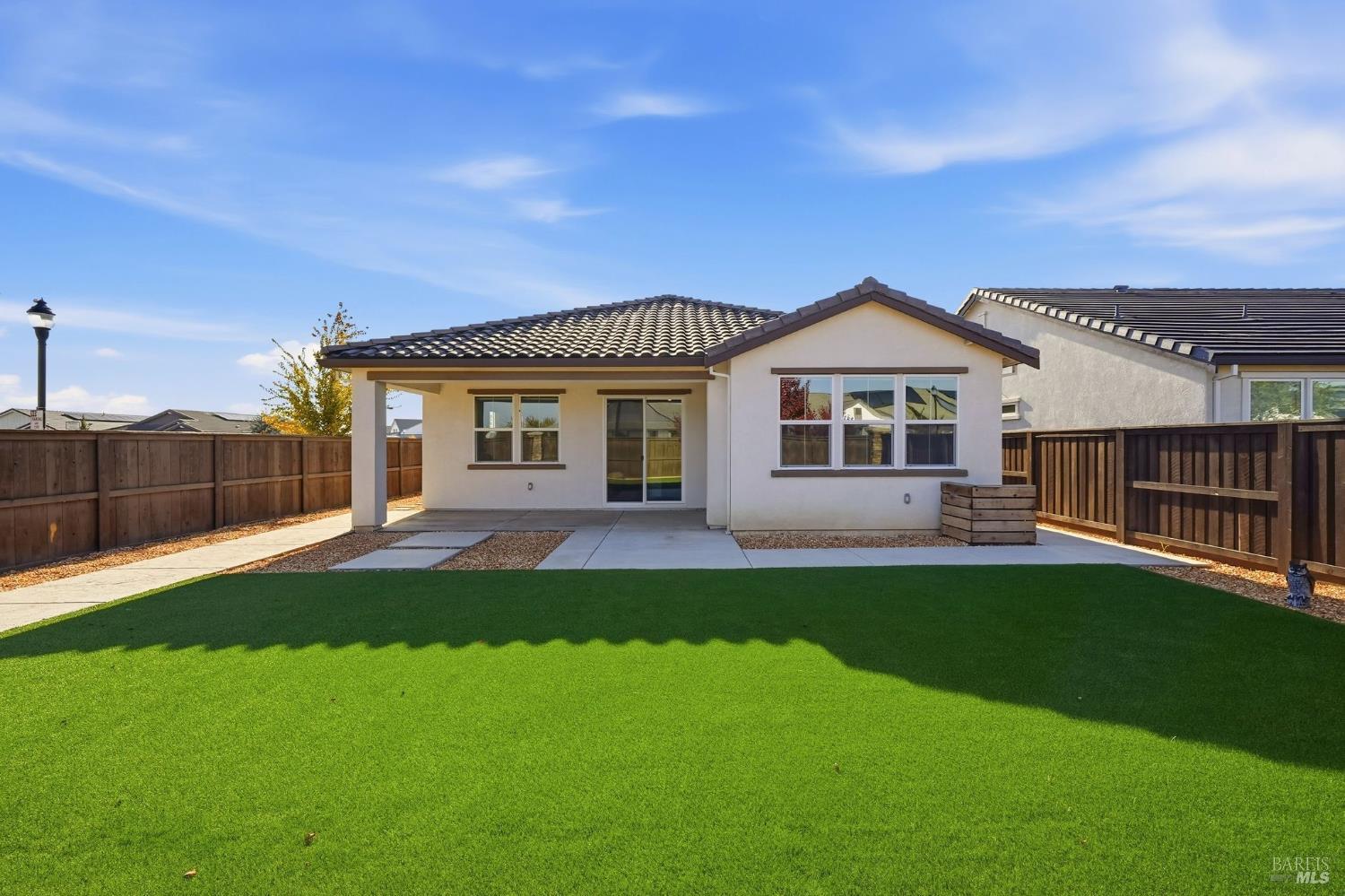 Dixon, California, 95620, United States, 2 Bedrooms Bedrooms, ,2 BathroomsBathrooms,Residential,For Sale,2005407