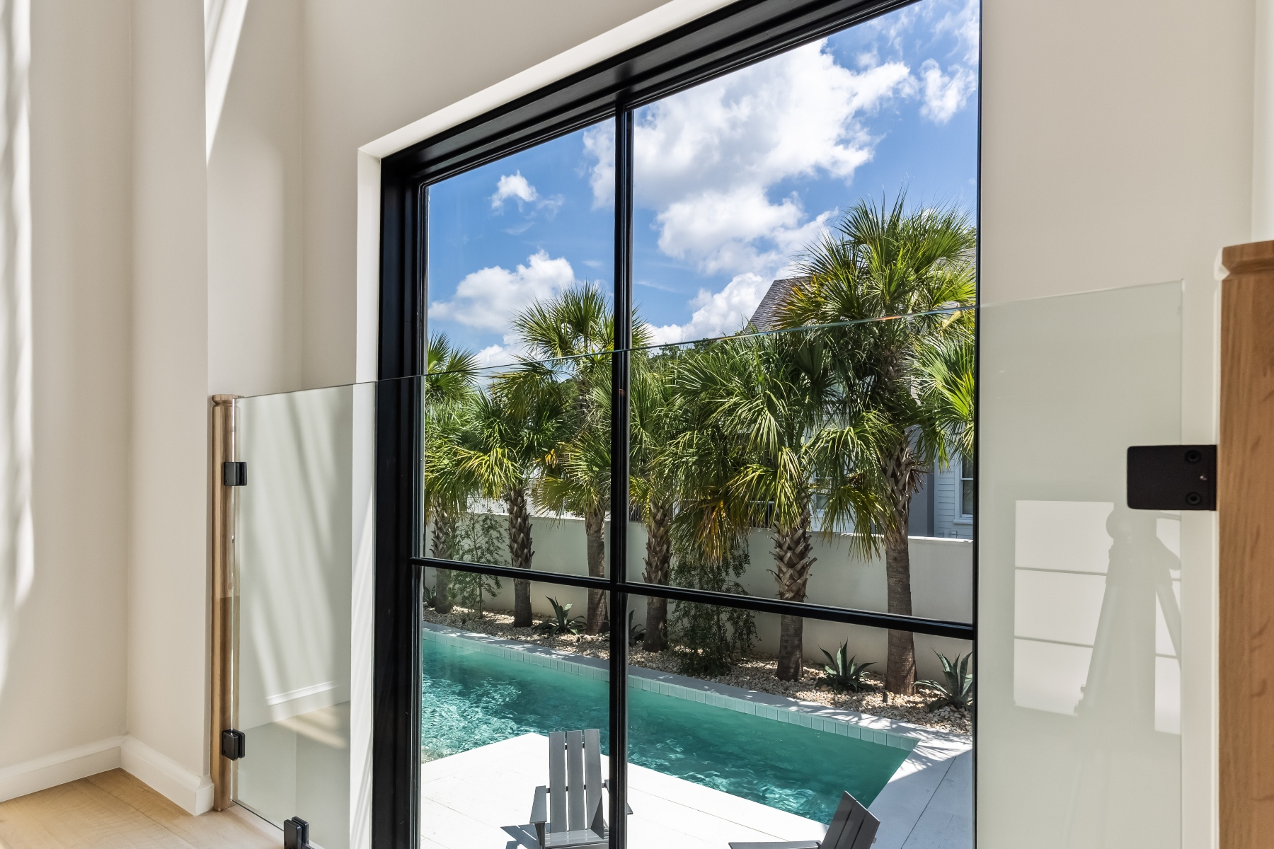  700 Stucco Lane, Mount Pleasant - 物件實景