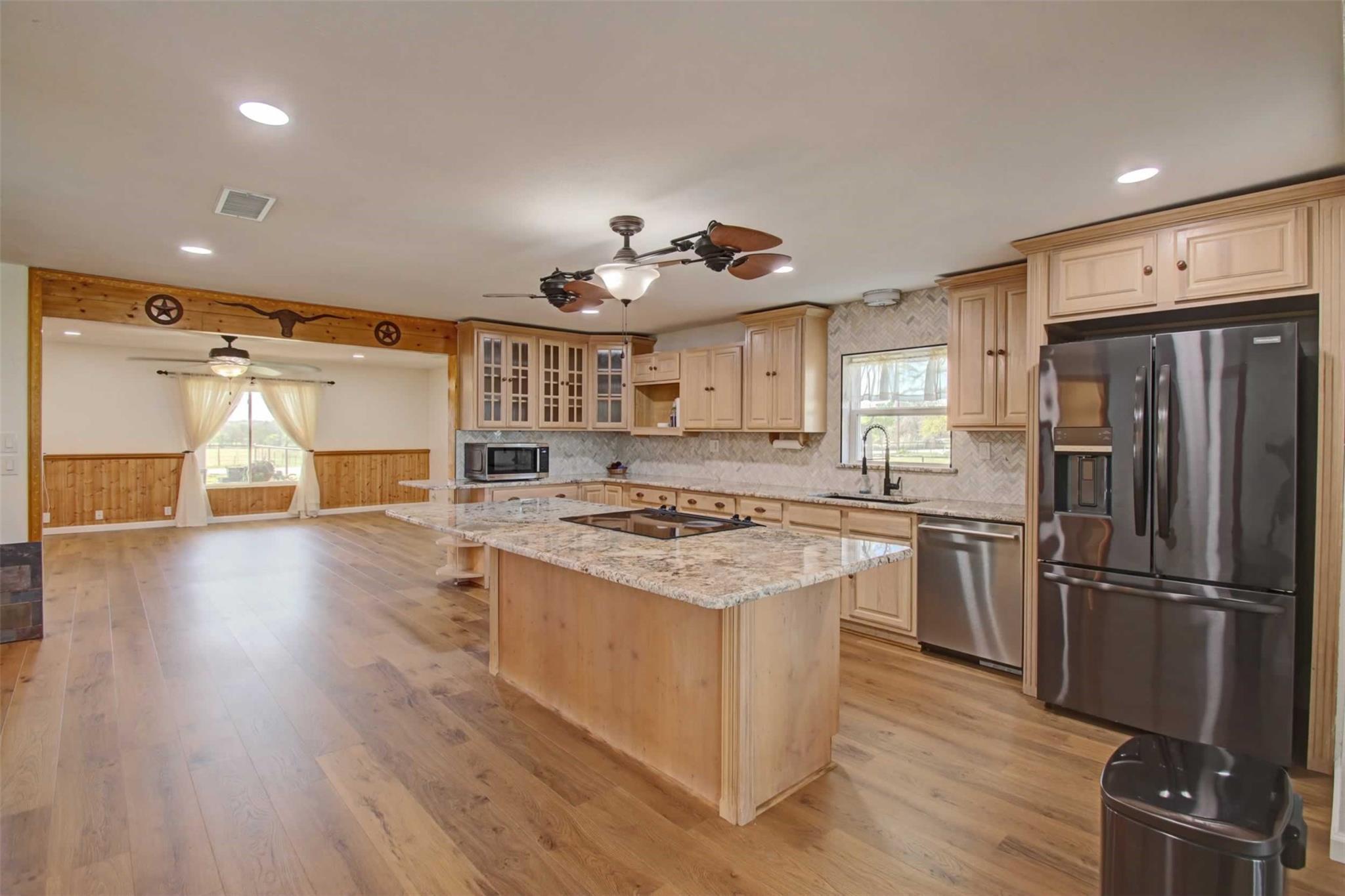 Springtown, Texas, 76082, United States, 3 Bedrooms Bedrooms, ,2 BathroomsBathrooms,Residential,For Sale,2049290