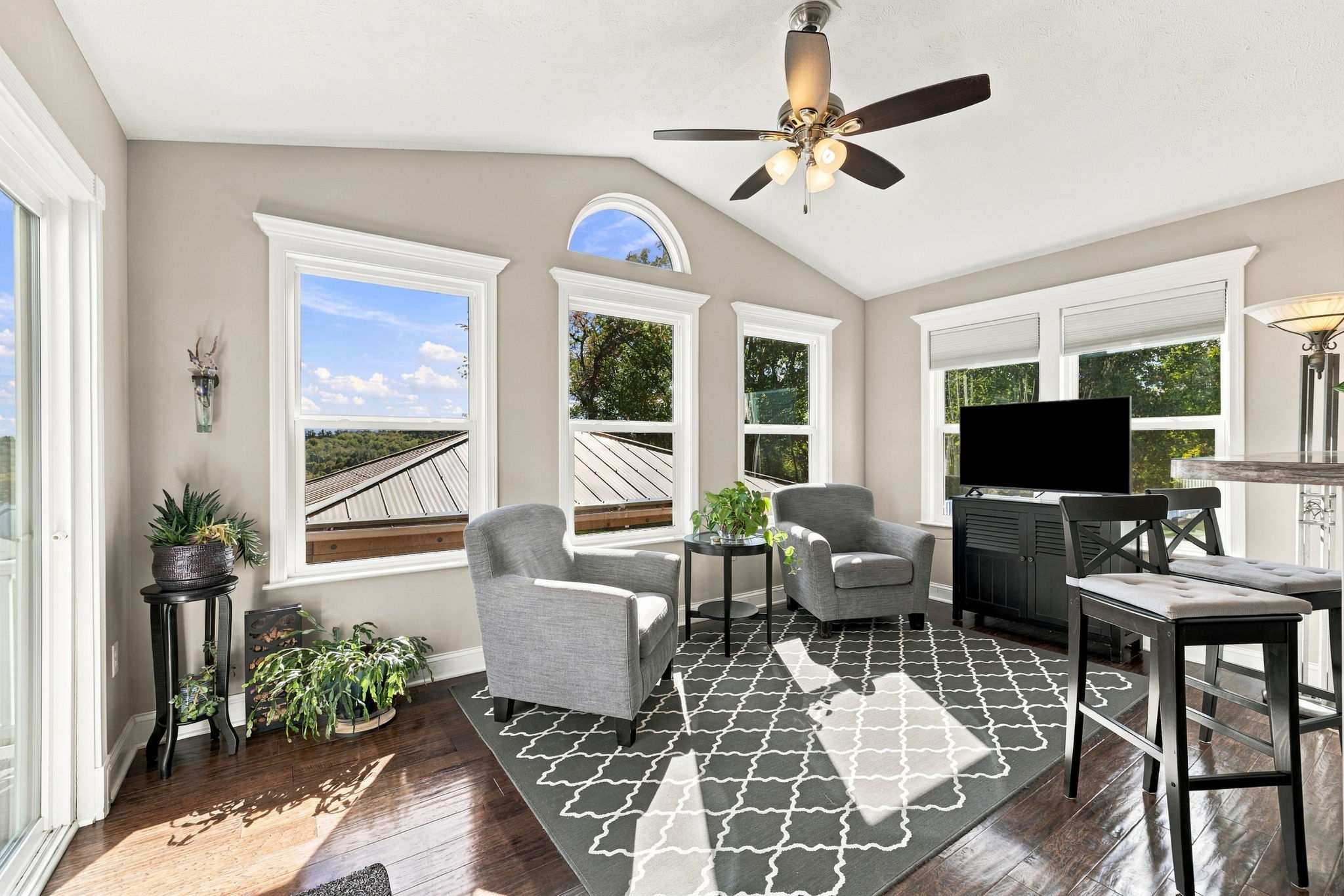  215 Horse Shoe Drive, Clinton, PA 15026 - 物件實景