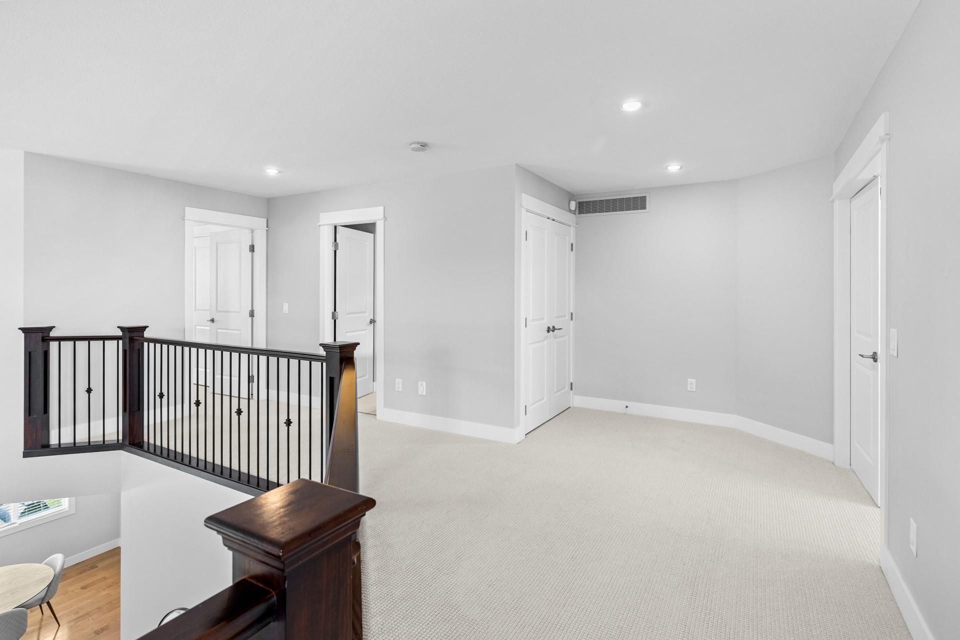 KELOWNA, British Columbia, V1W 5K2, CA, 5 Bedrooms Bedrooms, ,3 BathroomsBathrooms,Residential,For Sale,1960924