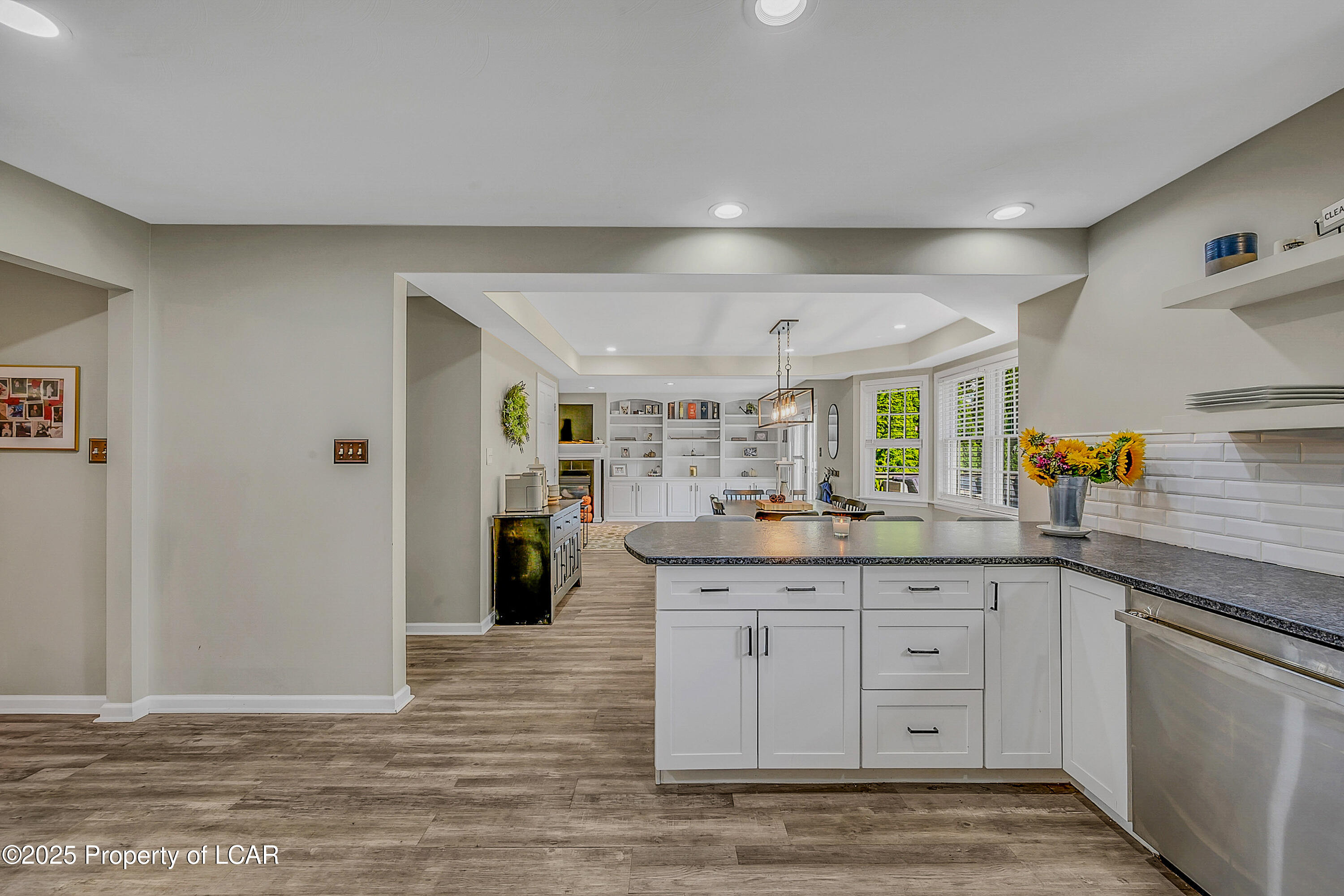 Shavertown, Pennsylvania, 18708, United States, 4 Bedrooms Bedrooms, ,3 BathroomsBathrooms,Residential,For Sale,1943613