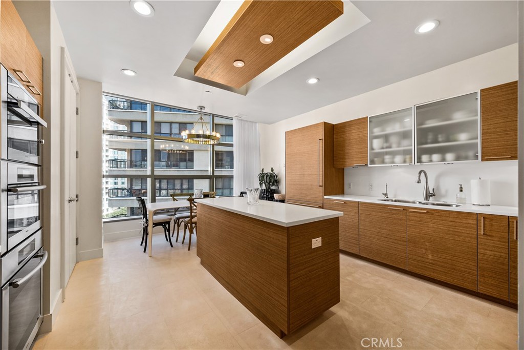 Los Angeles, California, 90024, United States, 2 Bedrooms Bedrooms, ,3 BathroomsBathrooms,Residential,For Sale,1829595