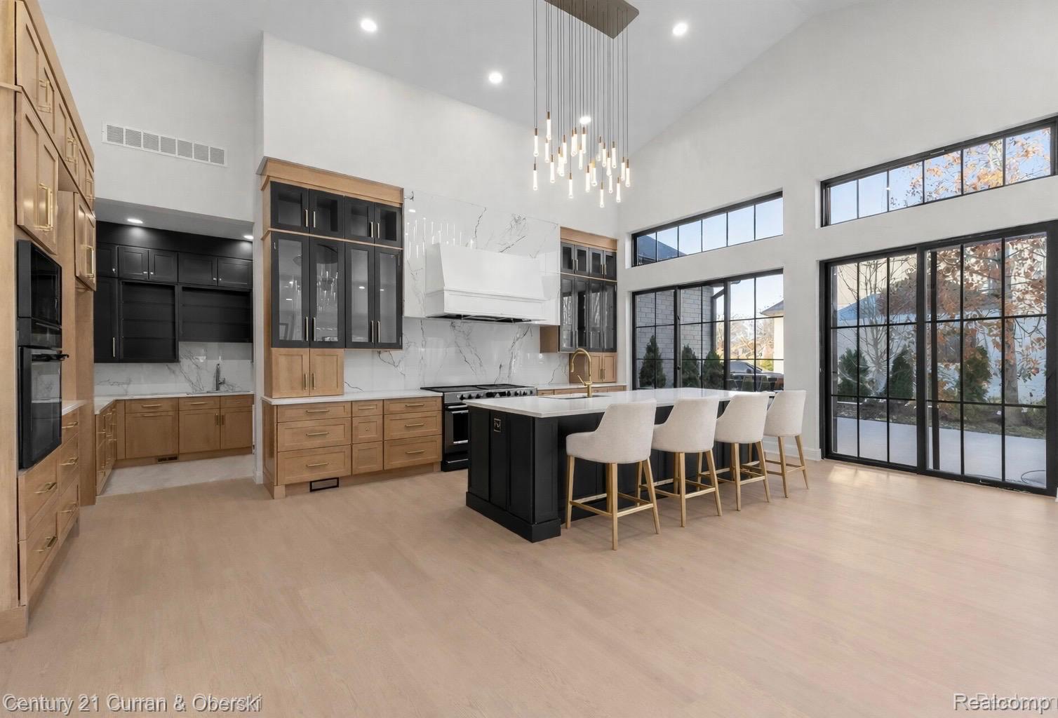 Dearborn, Michigan, 48128, United States, 5 Bedrooms Bedrooms, ,5 BathroomsBathrooms,Residential,For Sale,2030794