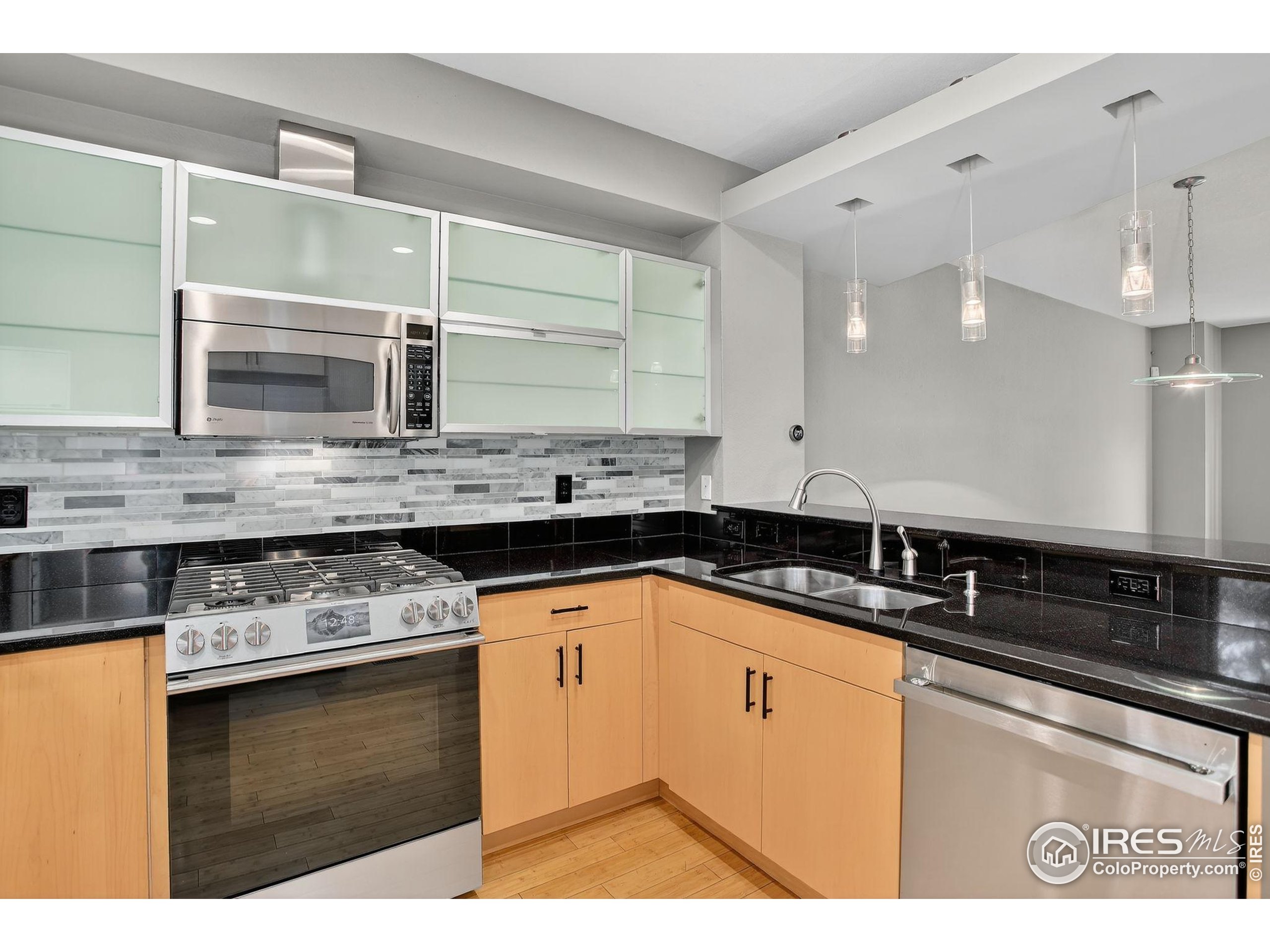 Denver, Colorado, 80211, United States, 2 Bedrooms Bedrooms, ,3 BathroomsBathrooms,Residential,For Sale,1895897