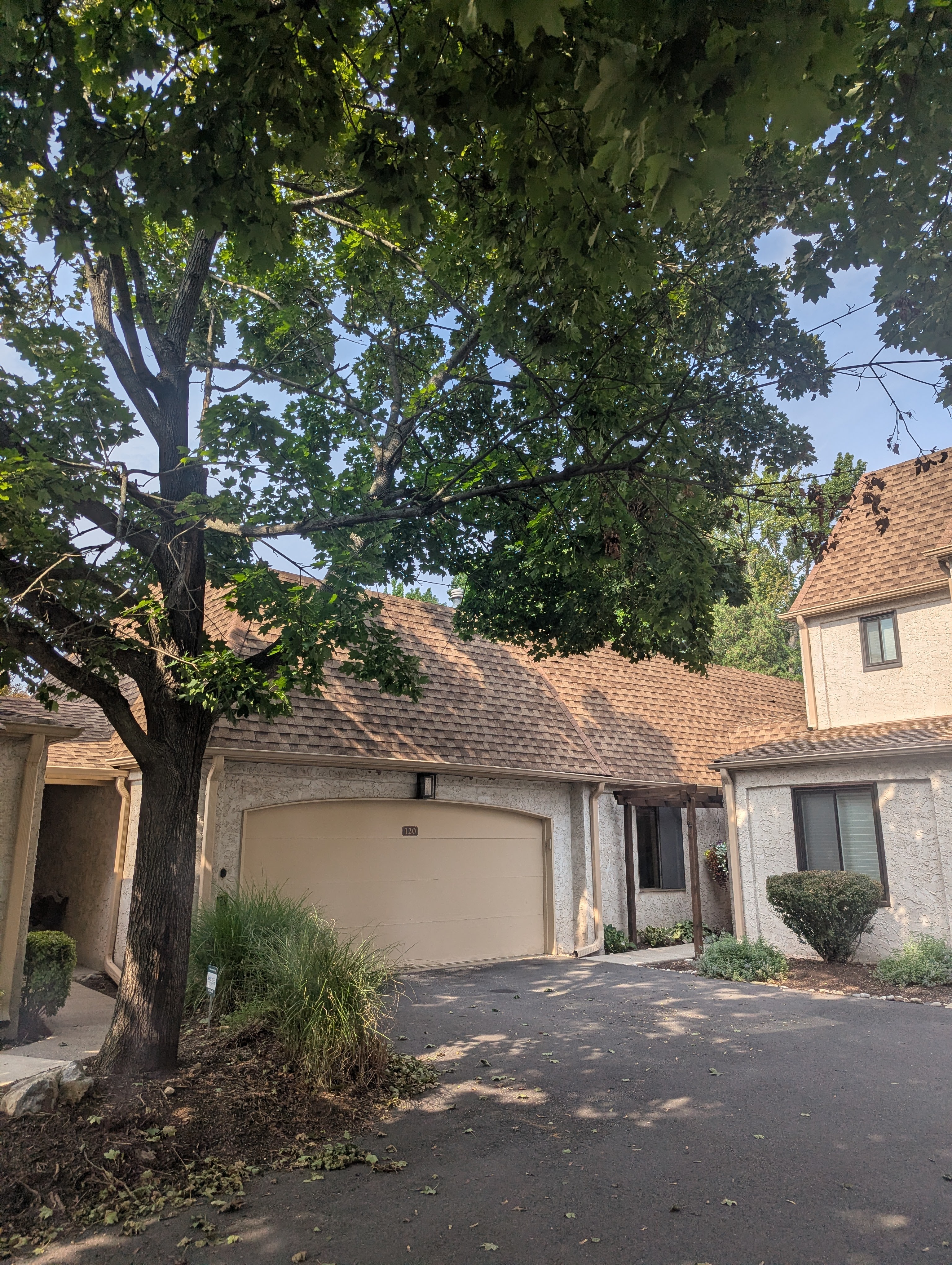 Park Gate Dr, Edison, NJ 08820