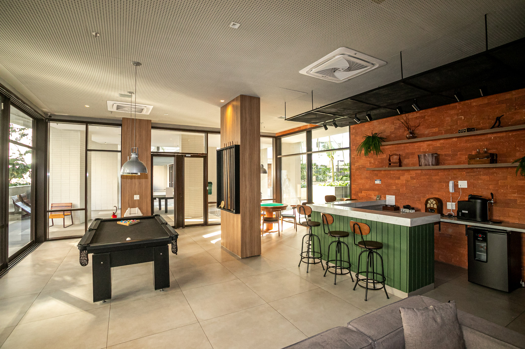  Apartment with gourmet balcony in condominium with full amenities - 物件實景
