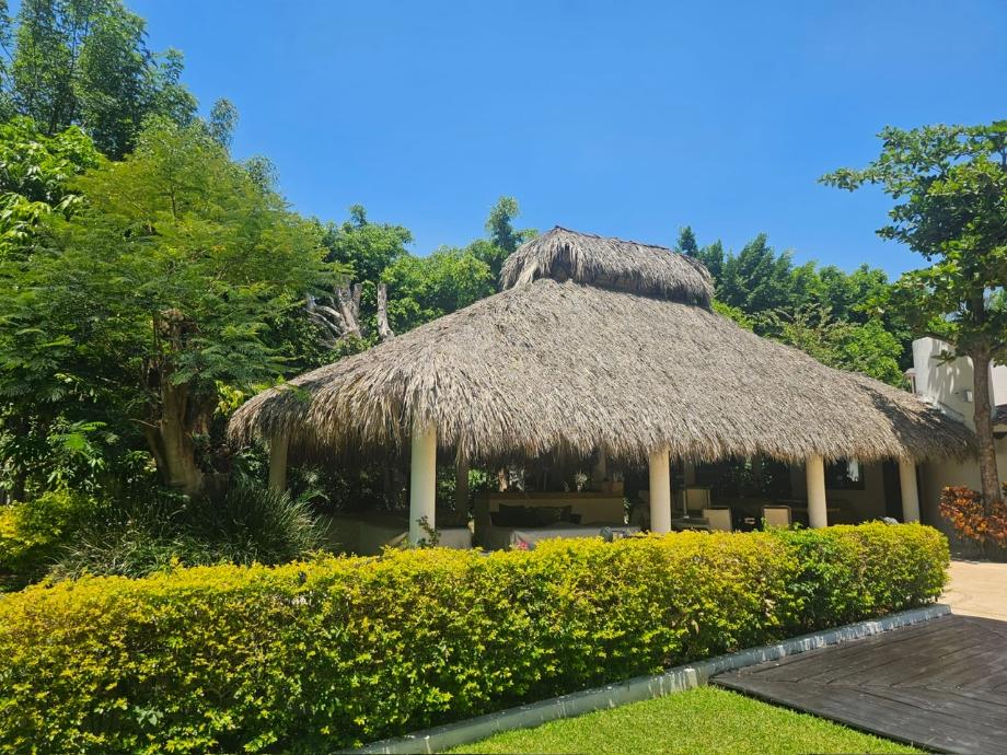 Crist?bal de Olid, Jiutepec, Morelos, 62564, Mexico, 4 Bedrooms Bedrooms, ,5 BathroomsBathrooms,Residential,For Sale,Crist?bal de Olid,1625302