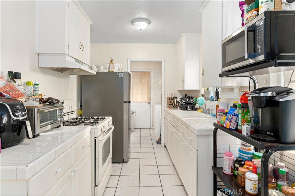Compton, California, 90220, United States, ,Residential,For Sale,1842717