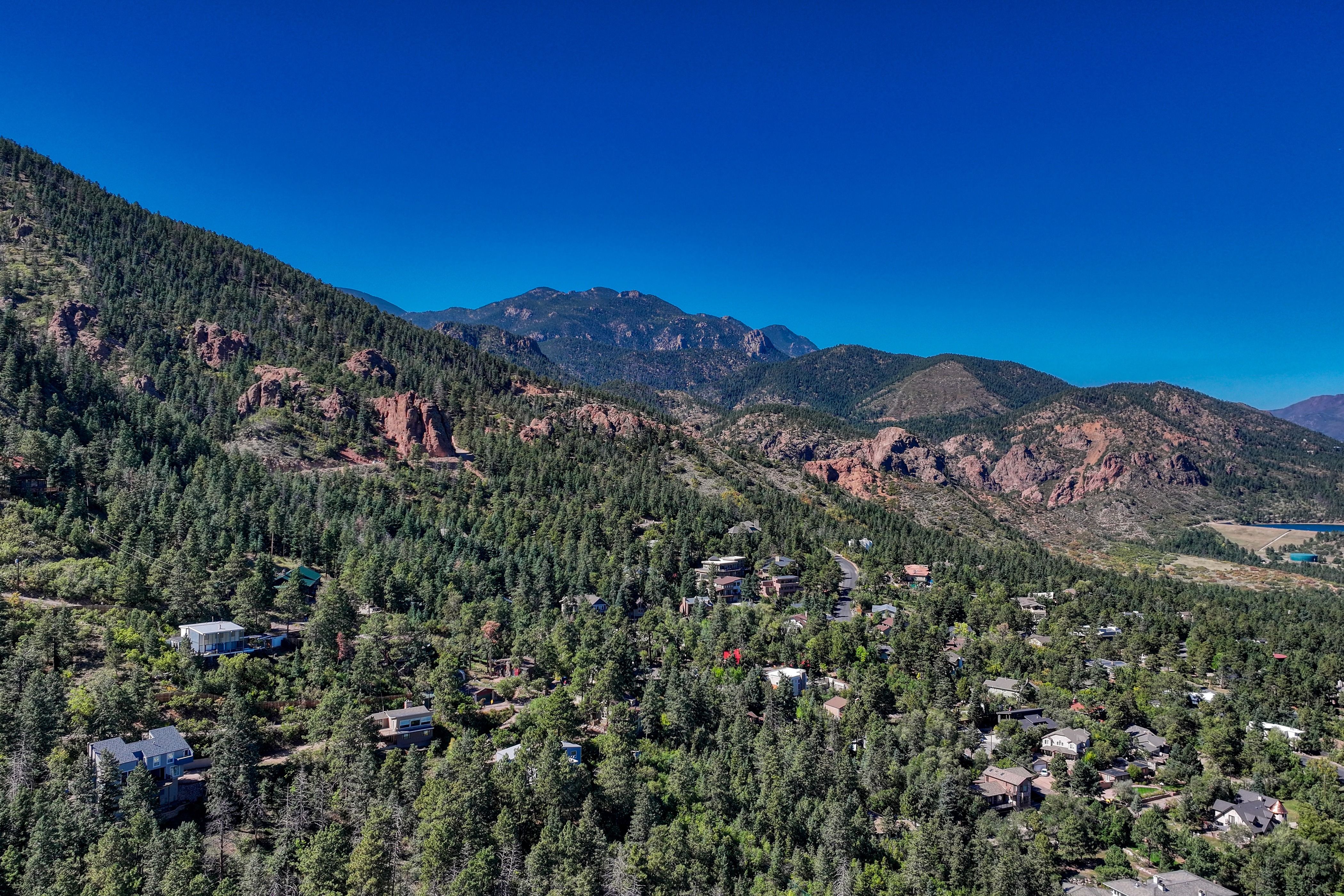  Custom Art Klein Residence on Nearly an Acre in Broadmoor - 物件實景