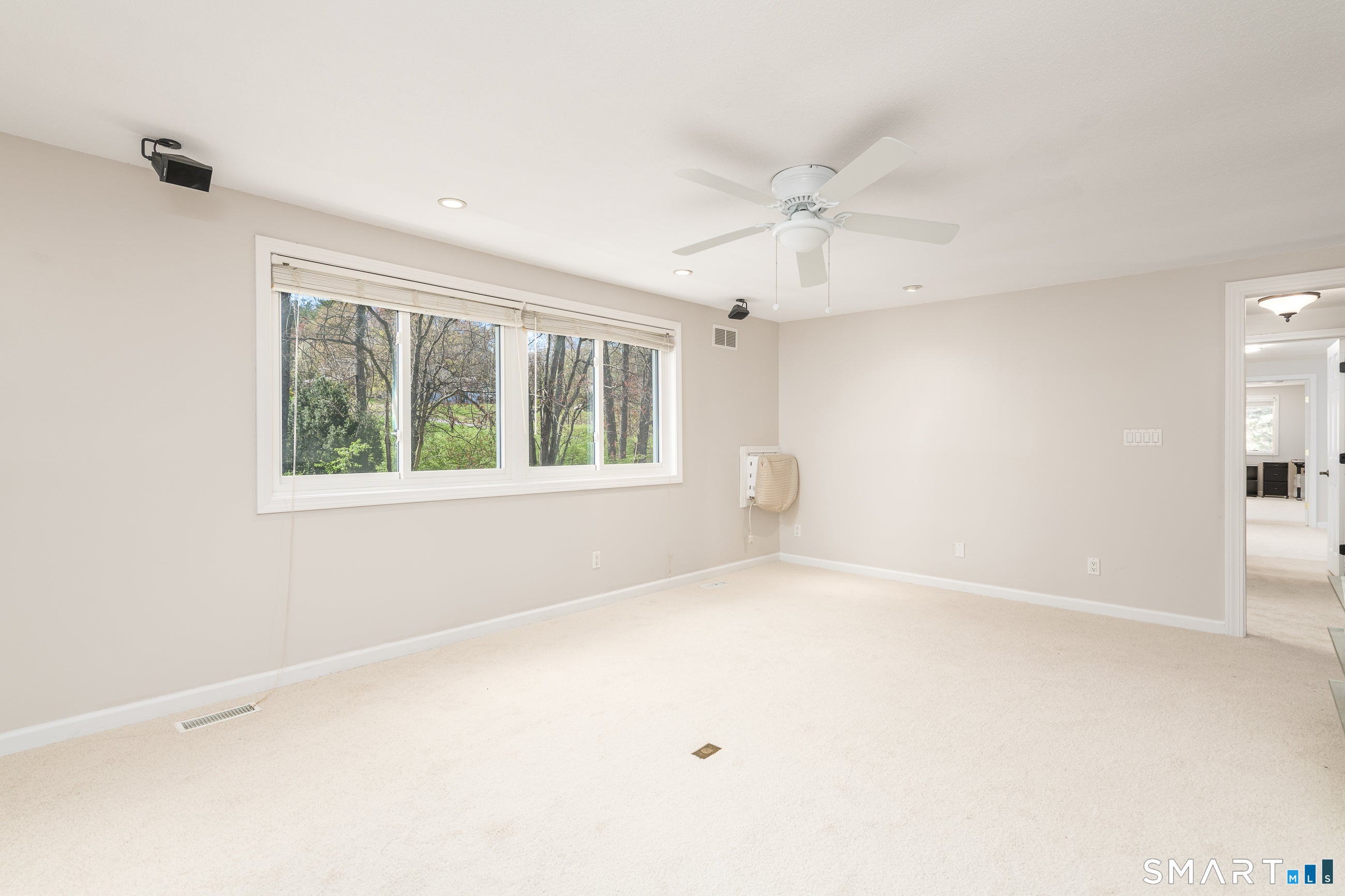Ellington, Connecticut, 06029, United States, 5 Bedrooms Bedrooms, ,4 BathroomsBathrooms,Residential,For Sale,2041119