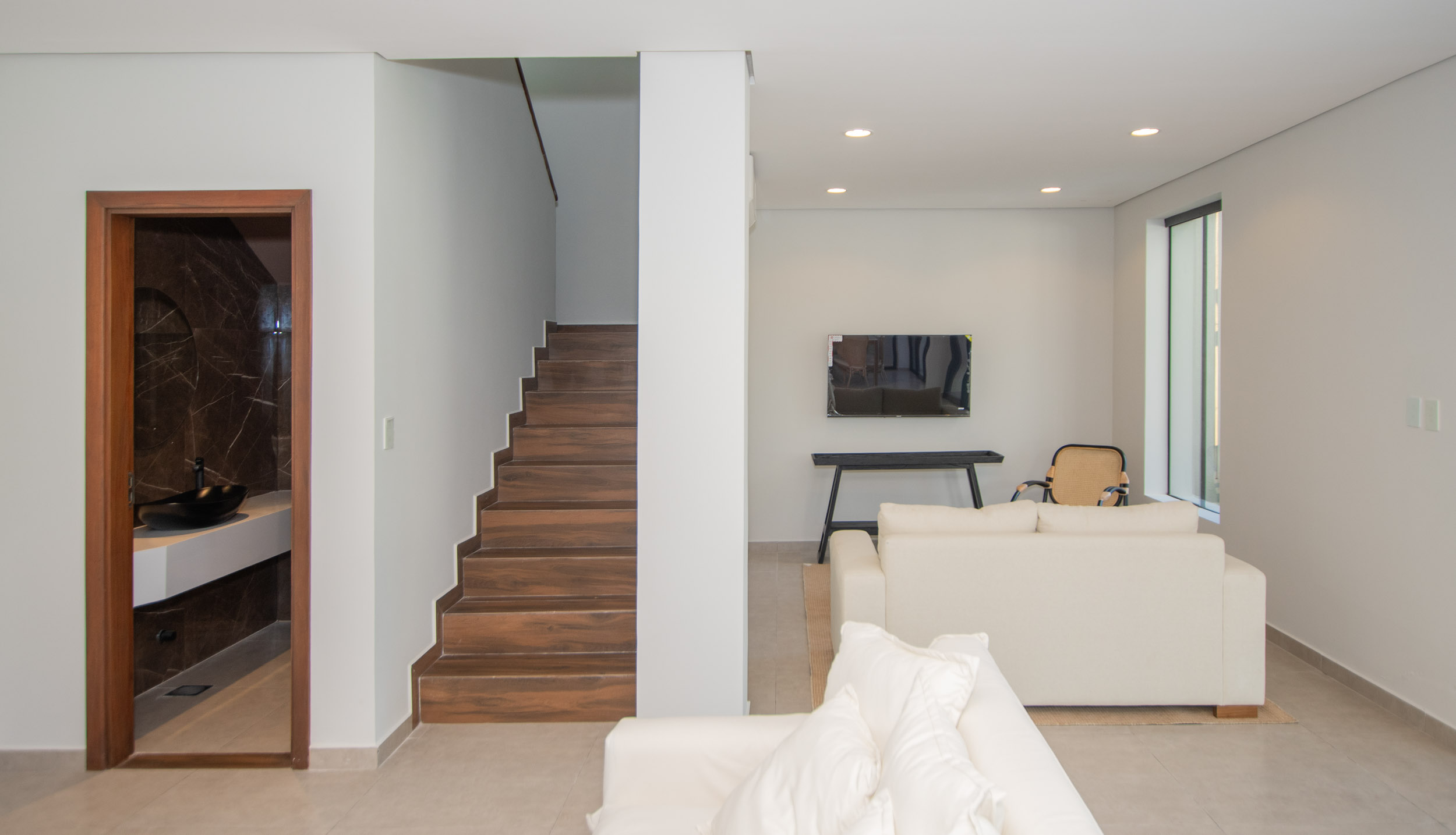  Elegant Brand-New Residence in San Bernardino - 物件實景