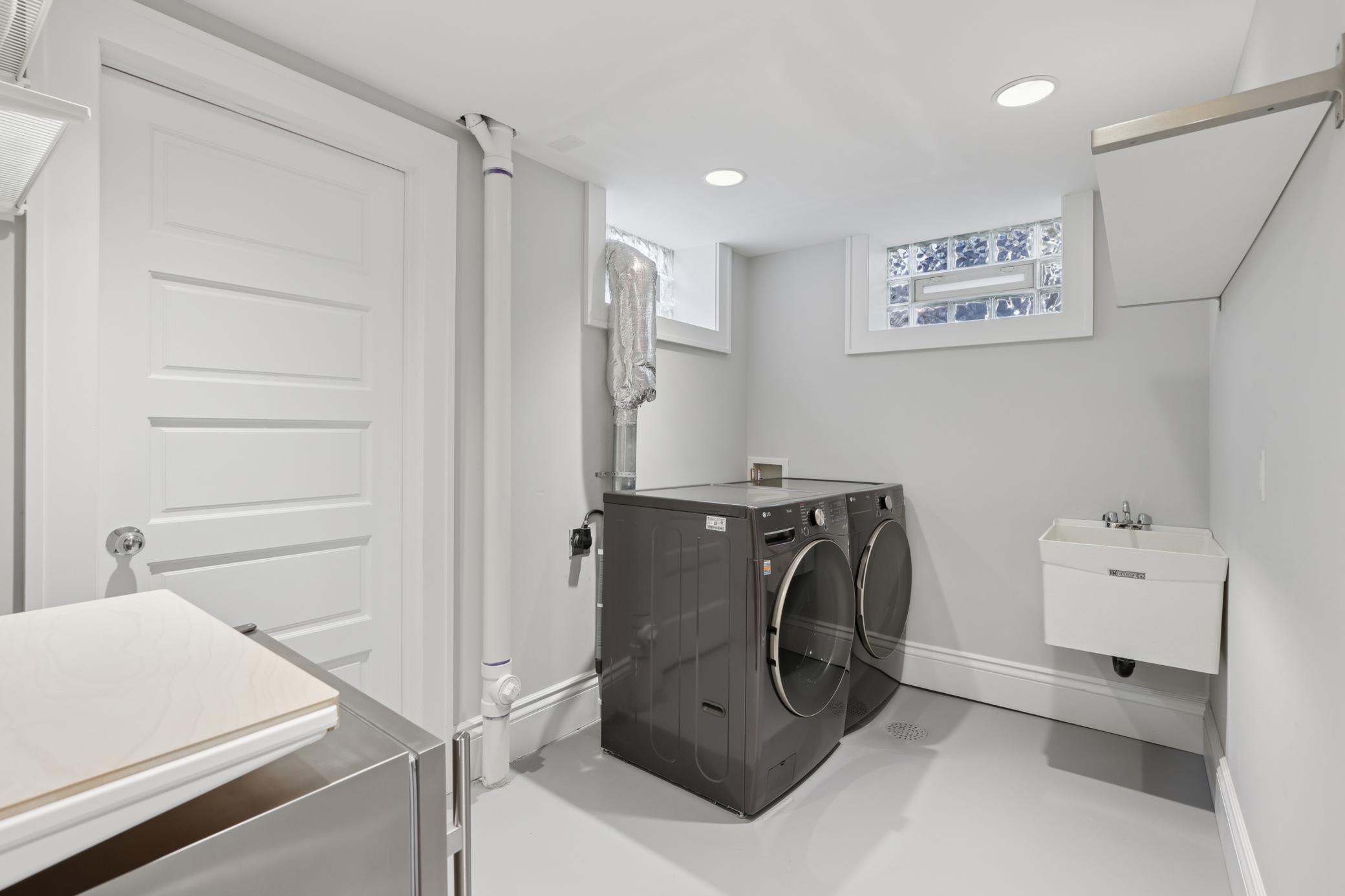 Minneapolis, Minnesota, 55419, United States, 5 Bedrooms Bedrooms, ,2 BathroomsBathrooms,Residential,For Sale,1992042