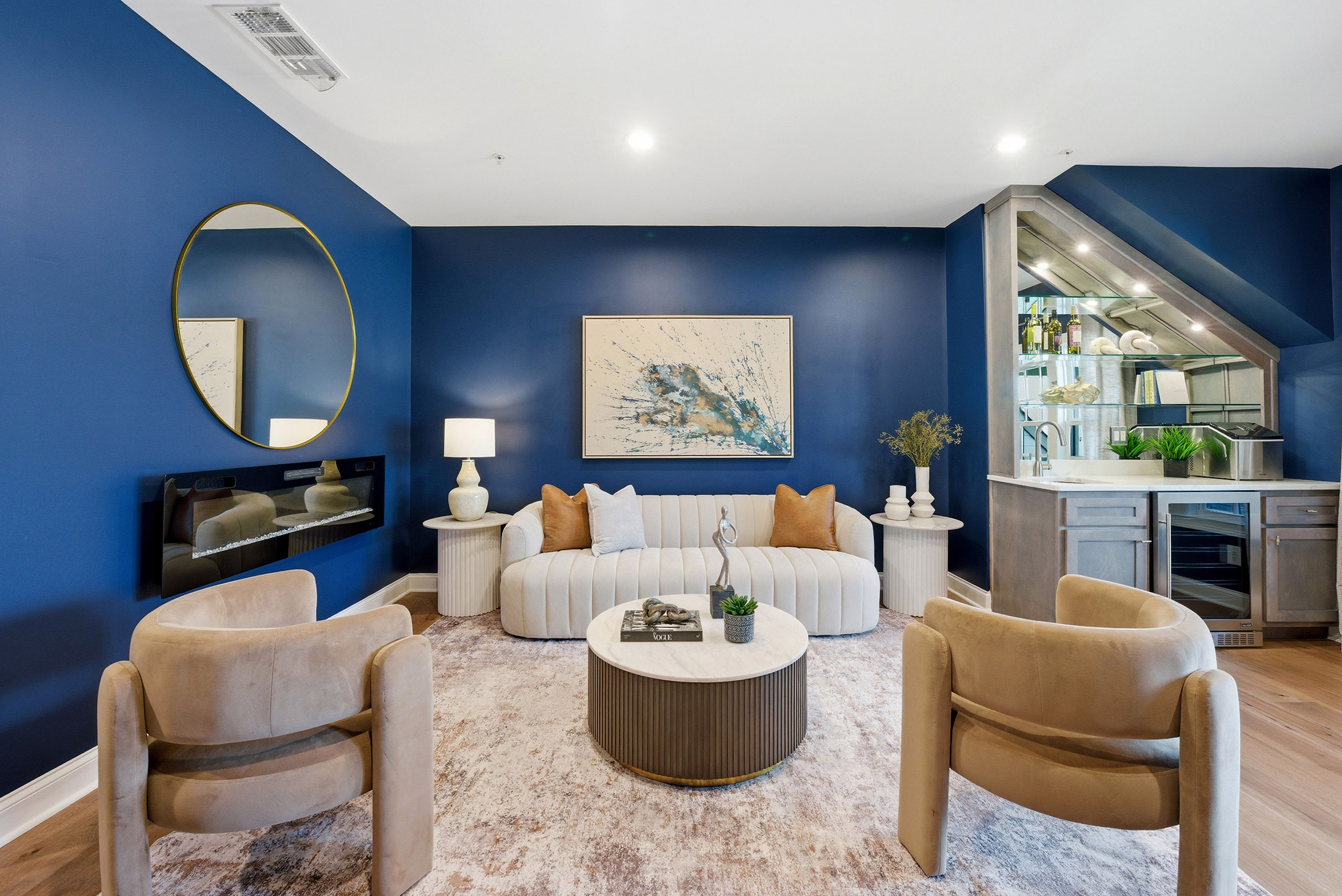  Location, Livability and Thoughtful Upgrades in a One-of-a-Kind Setting - 物件實景