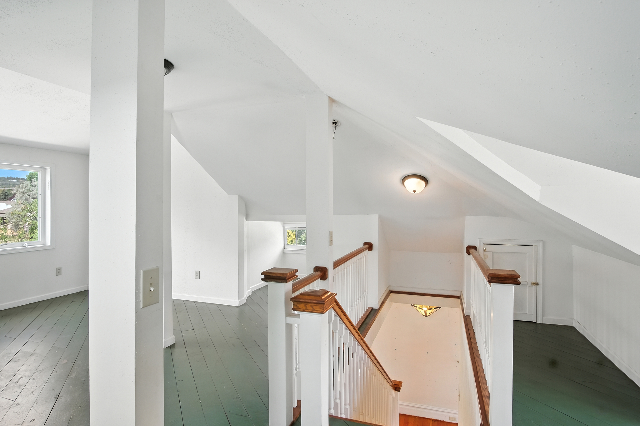 Hot Springs, South Dakota, 57747, United States, 5 Bedrooms Bedrooms, ,4 BathroomsBathrooms,Residential,For Sale,1983319