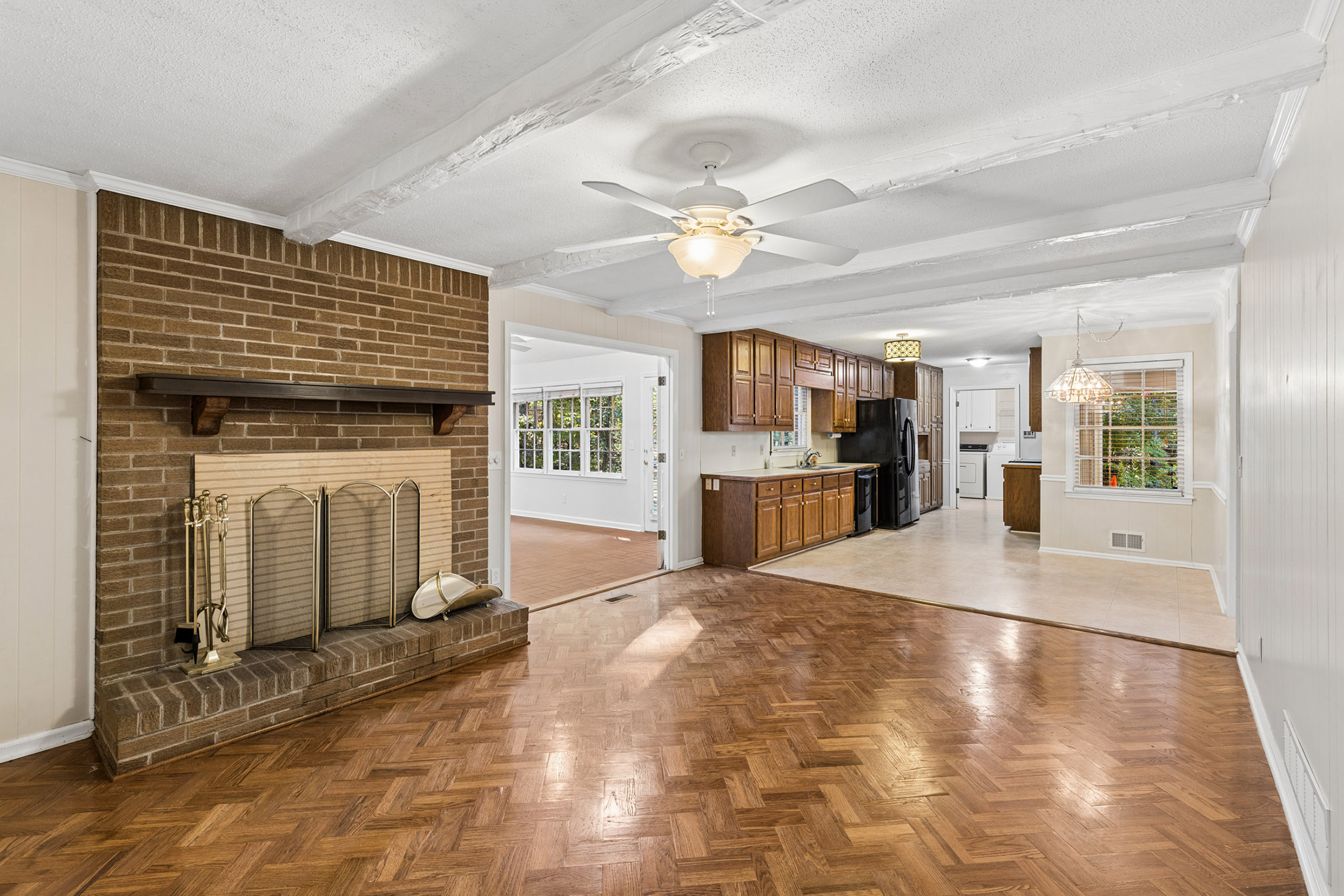  A Rare Opportunity to Enjoy Estate-Style Living in Sought-After Woodstock - 物件實景
