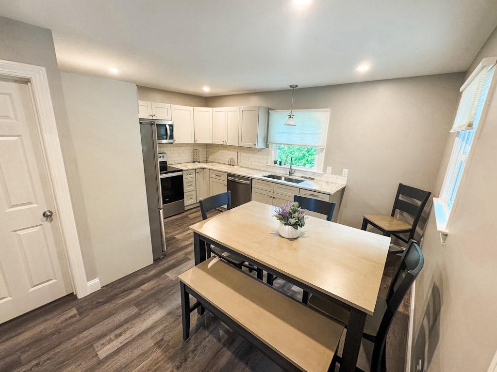 Westerly, Rhode Island, 02891, United States, 3 Bedrooms Bedrooms, ,2 BathroomsBathrooms,Residential,For Sale,1958331