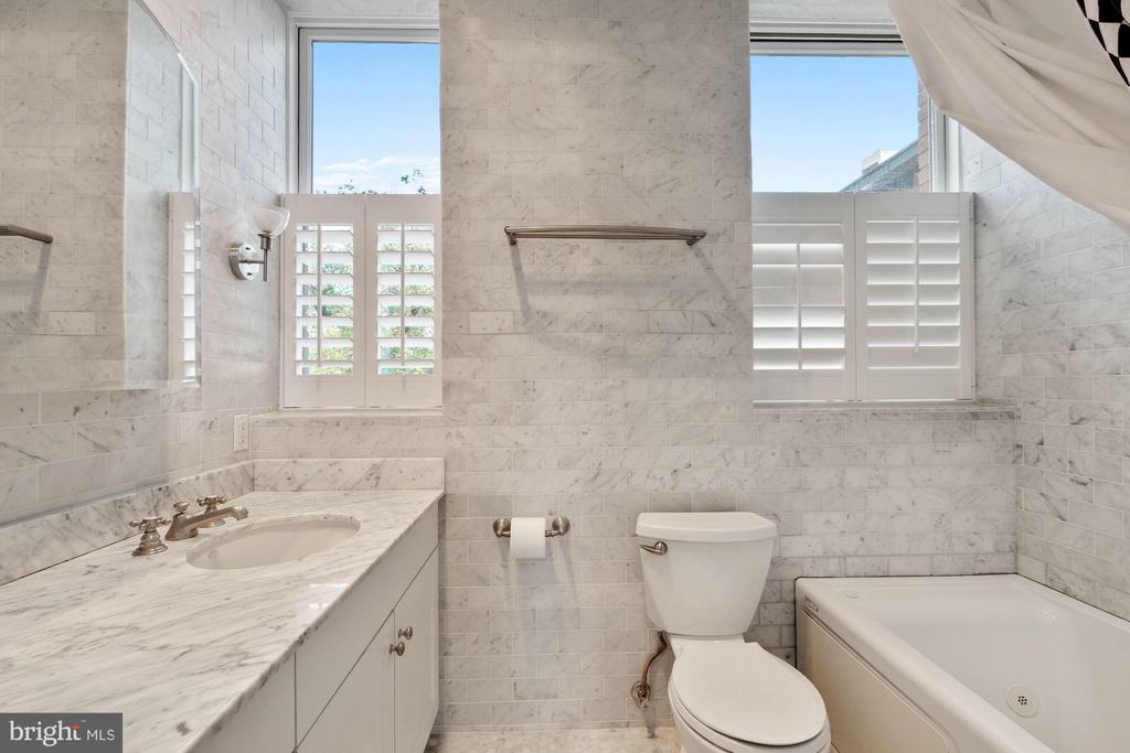 Washington, District of Columbia, 20009, United States, 3 Bedrooms Bedrooms, ,3 BathroomsBathrooms,Residential,For Sale,1987396