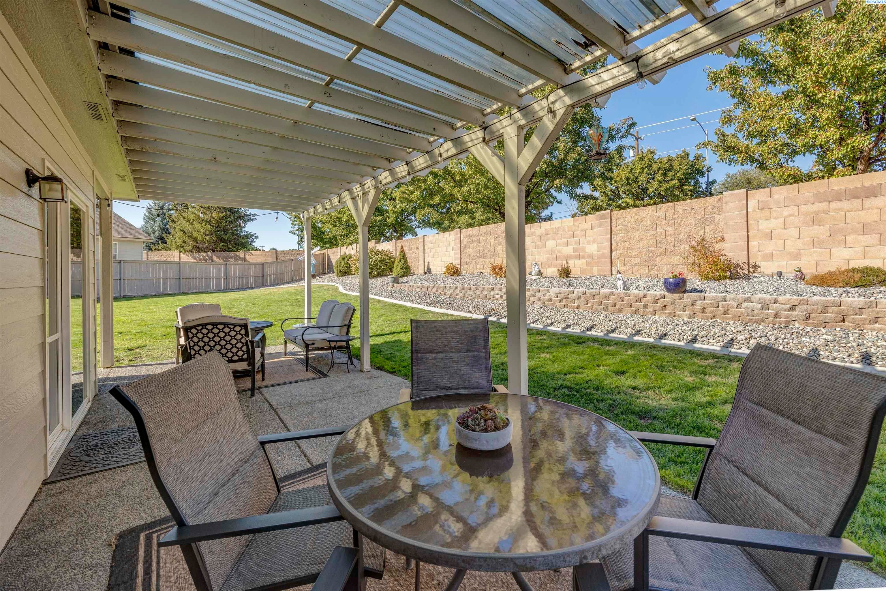 Kennewick, Washington, 99338, United States, 4 Bedrooms Bedrooms, ,2 BathroomsBathrooms,Residential,For Sale,1981833