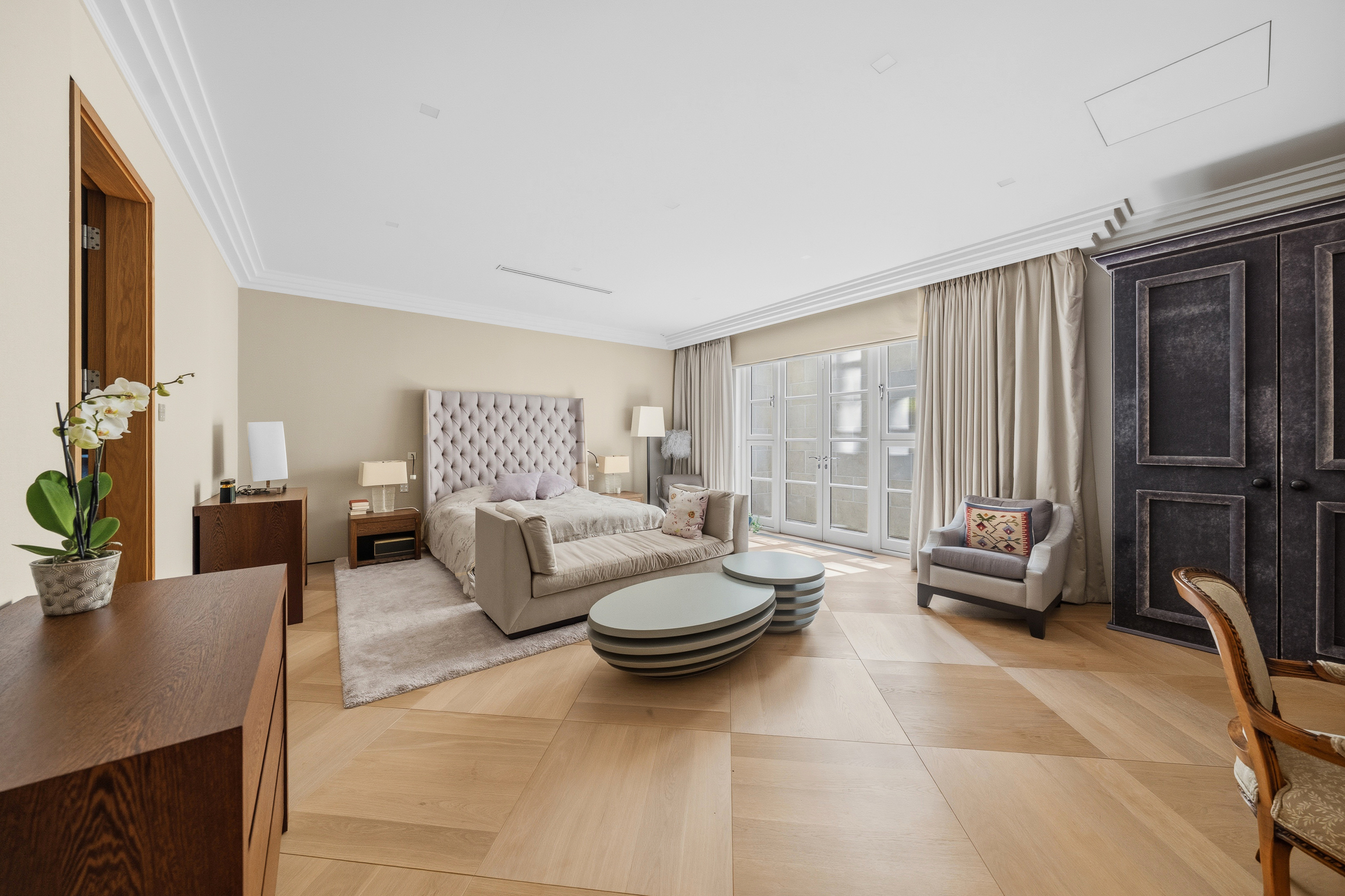  Grand Proportions and Private Gardens on the Wentworth Estate - 物件實景
