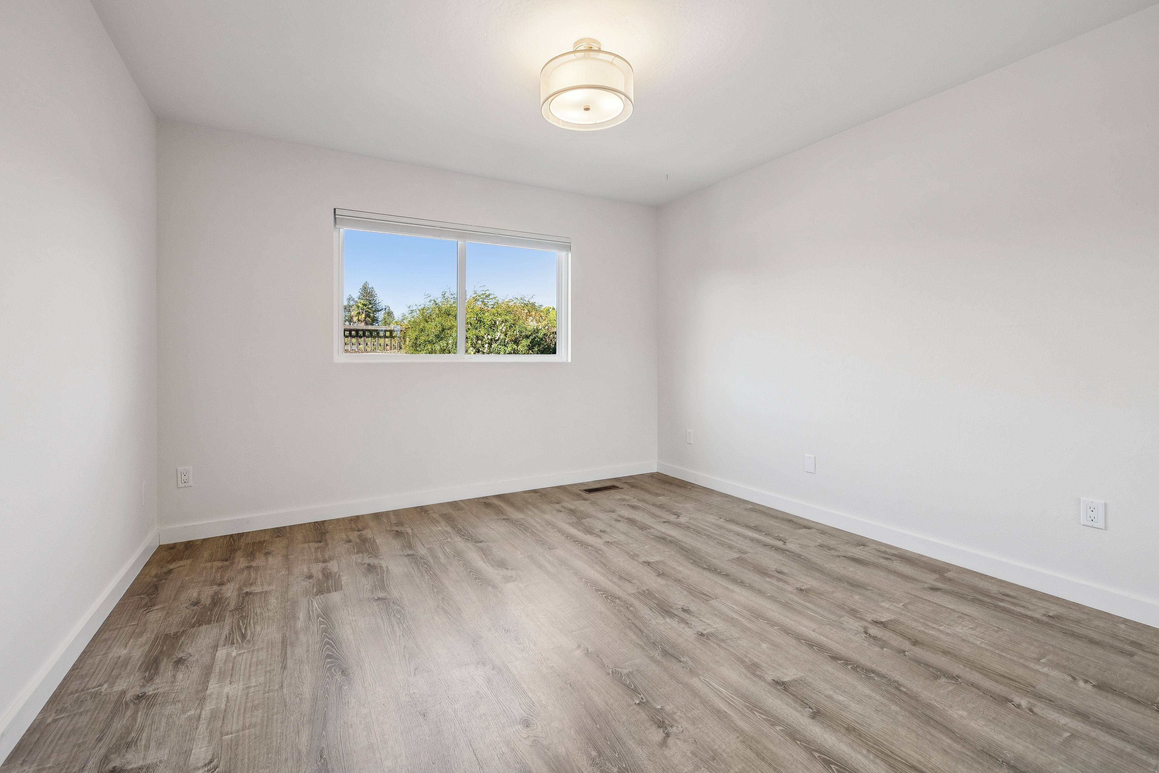  Tastefully Remodeled One-Level Condominium - 物件實景