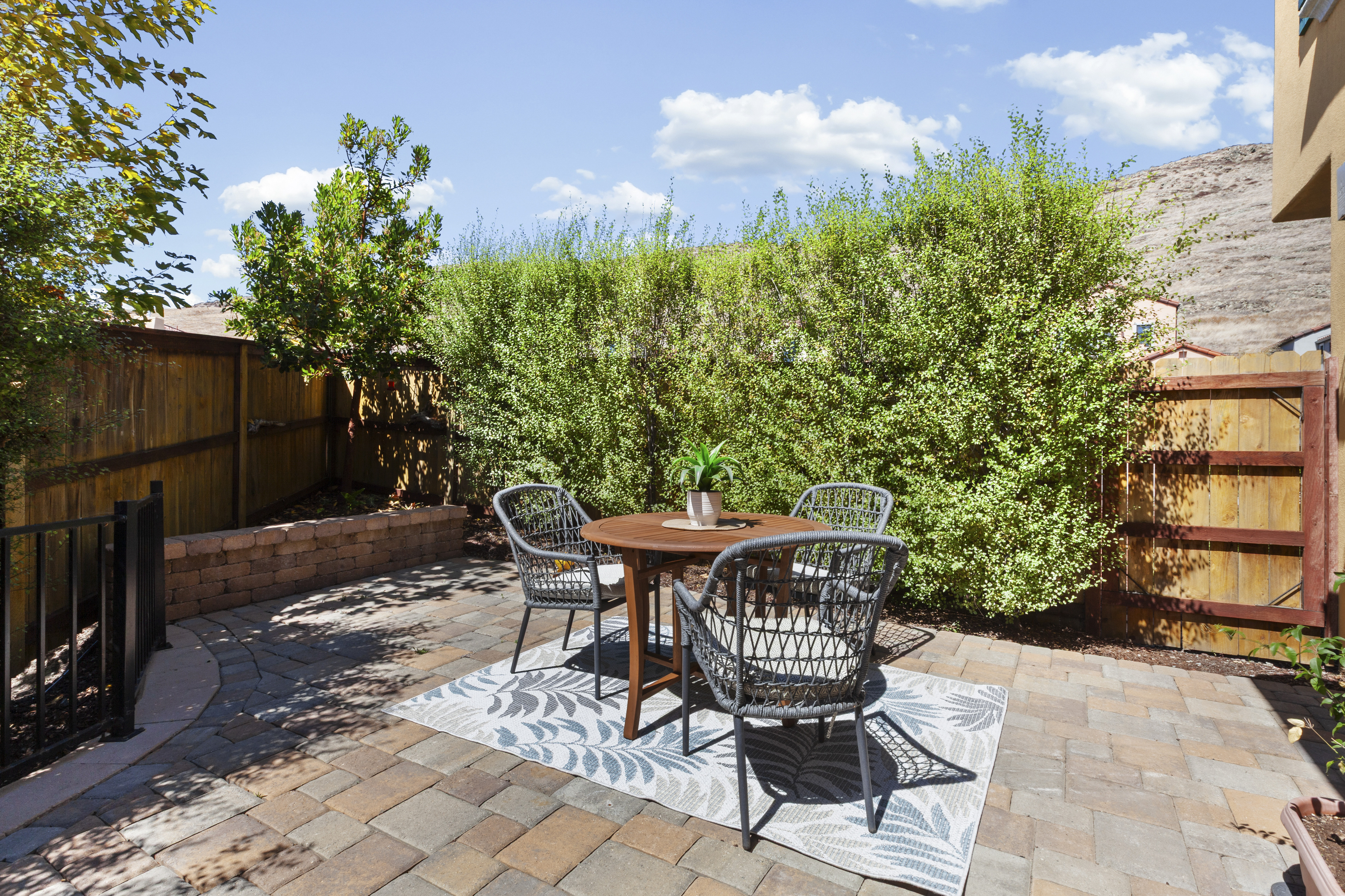  Elegant Hillside Living in Coveted Toscano - 物件實景