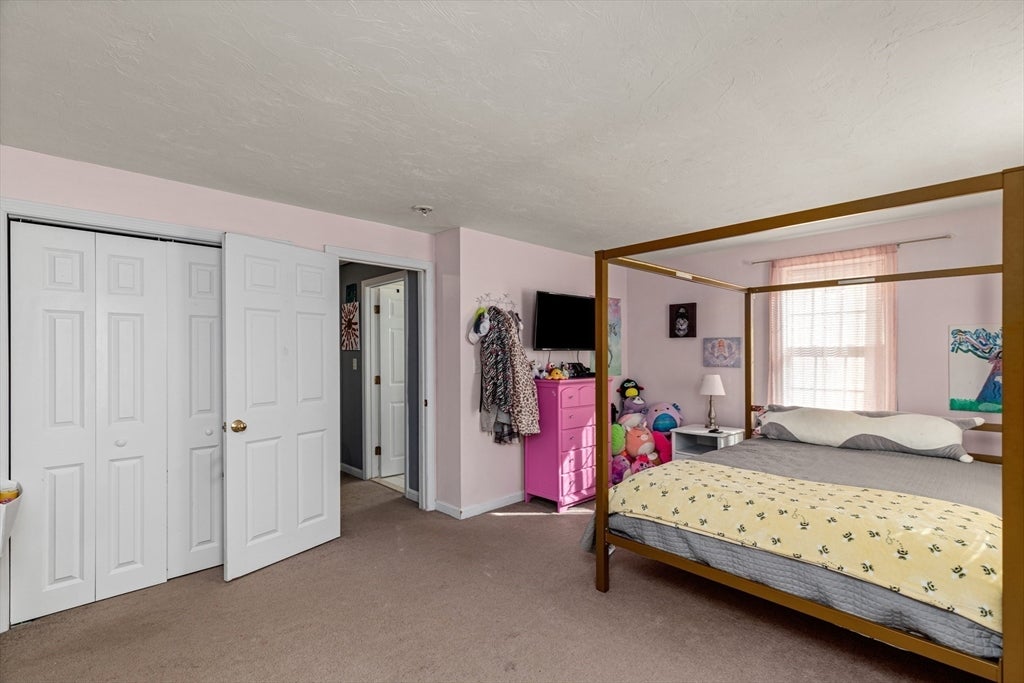 Carver, Massachusetts, 02330, United States, 2 Bedrooms Bedrooms, ,2 BathroomsBathrooms,Residential,For Sale,1983292