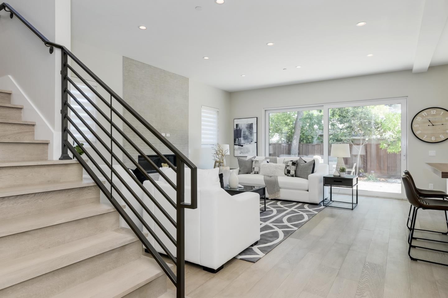 Menlo Park, California, 94025, United States, 5 Bedrooms Bedrooms, ,6 BathroomsBathrooms,Residential,For Sale,1927394