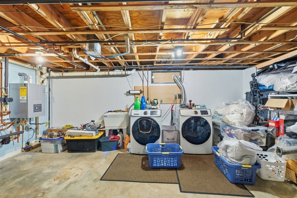 Lowell, Massachusetts, 01852, United States, 3 Bedrooms Bedrooms, ,3 BathroomsBathrooms,Residential,For Sale,2001570