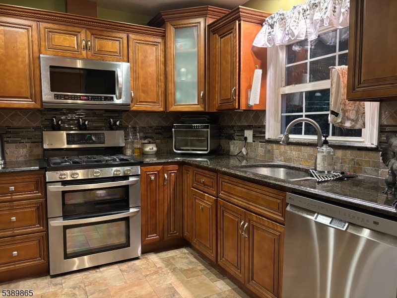 Kenilworth Boro, New Jersey, 07033, United States, 4 Bedrooms Bedrooms, ,3 BathroomsBathrooms,Residential,For Sale,1960760