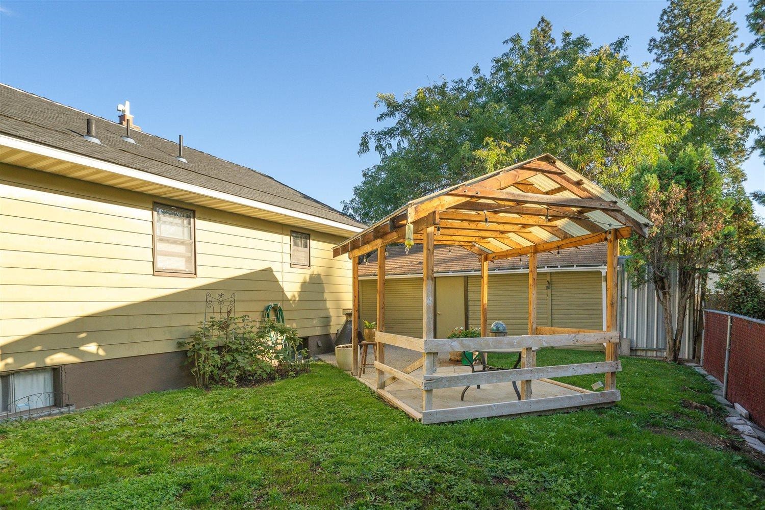 Spokane, Washington, 99203, United States, 3 Bedrooms Bedrooms, ,2 BathroomsBathrooms,Residential,For Sale,2001834