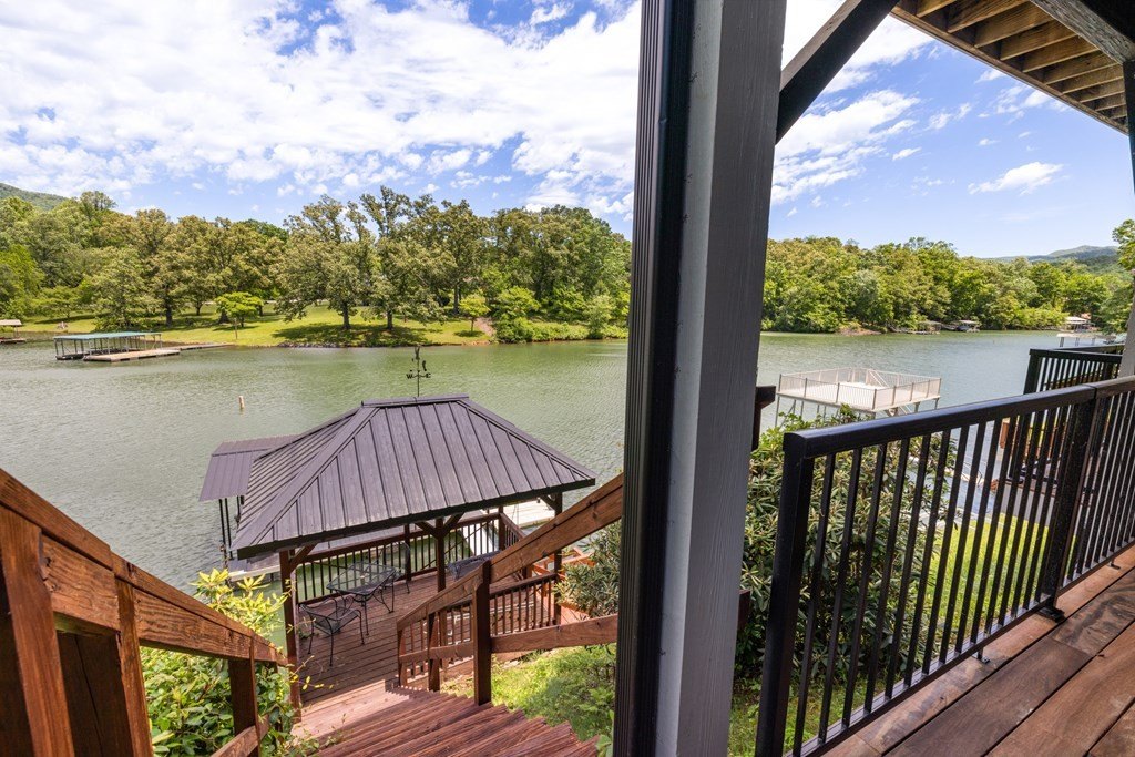 Hayesville, North Carolina, 28904, United States, 3 Bedrooms Bedrooms, ,4 BathroomsBathrooms,Residential,For Sale,1831924