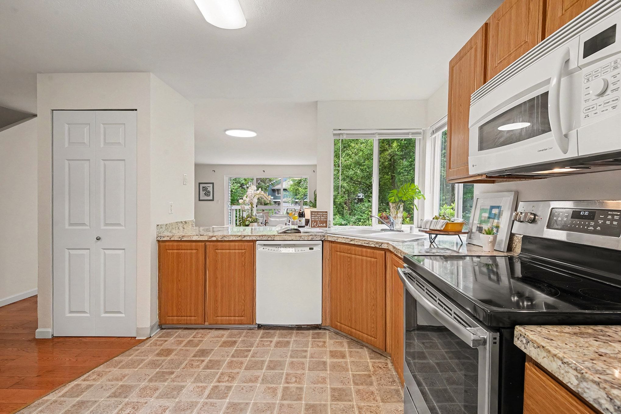  13105 102nd Lane NE, Kirkland, WA 98034 - 物件實景