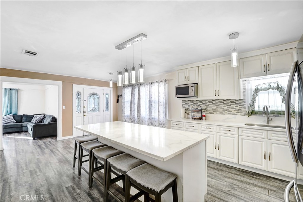 Los Angeles, California, 90062, United States, 3 Bedrooms Bedrooms, ,2 BathroomsBathrooms,Residential,For Sale,2010351