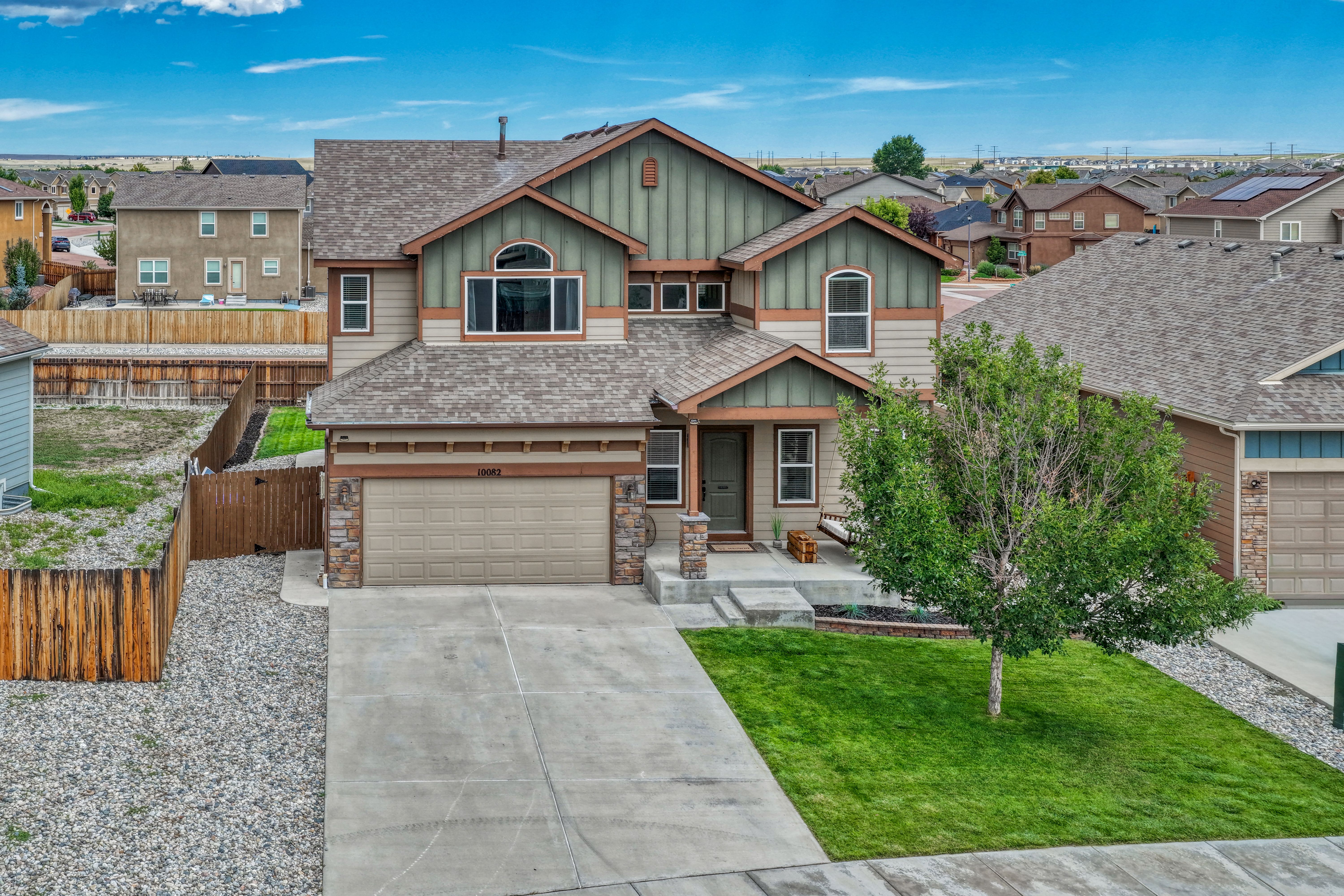  Exceptionally Updated Residence in The Meadows at Lorson Ranch - 物件實景