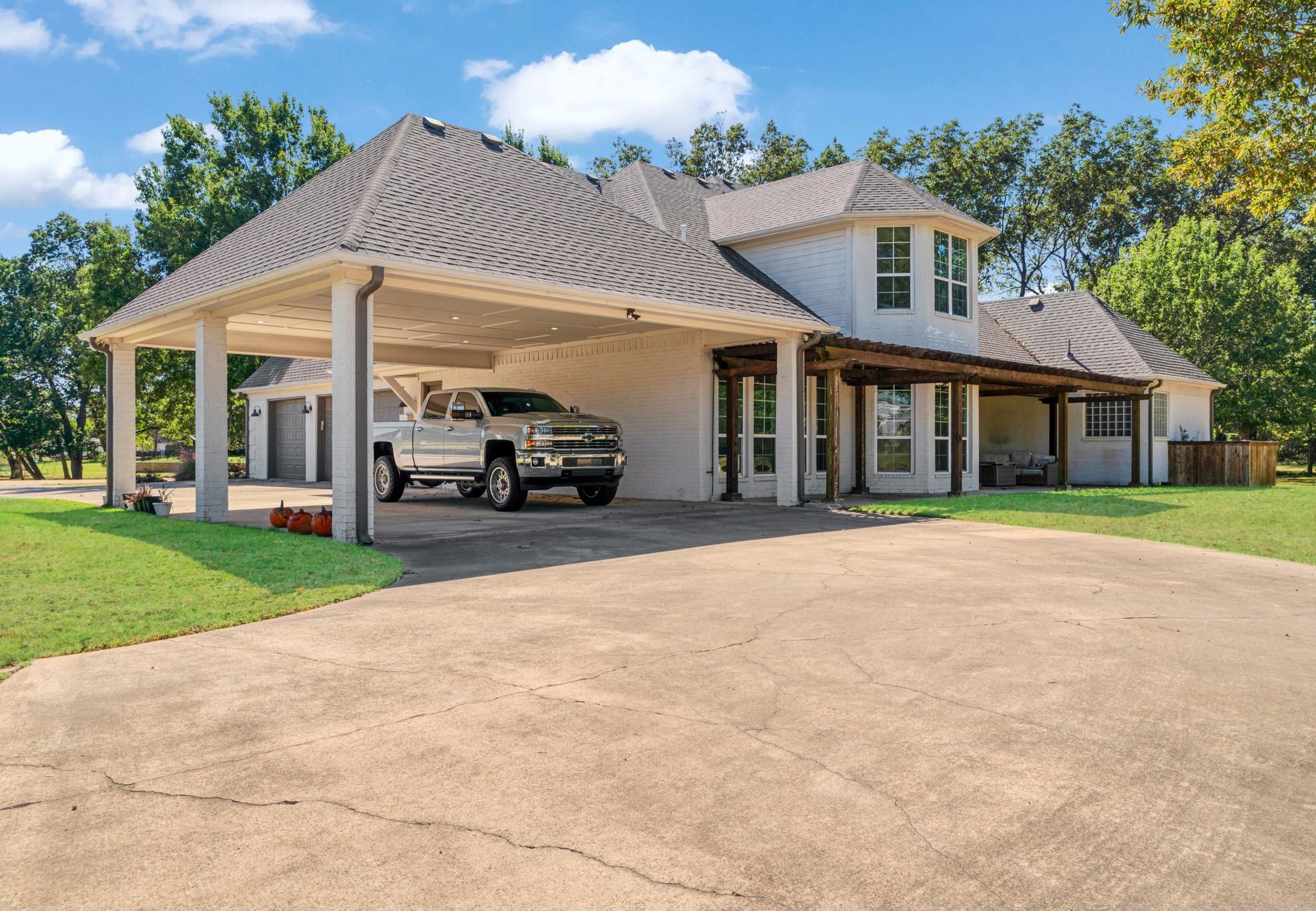 Paris, Texas, 75462, United States, 5 Bedrooms Bedrooms, ,4 BathroomsBathrooms,Residential,For Sale,1977755