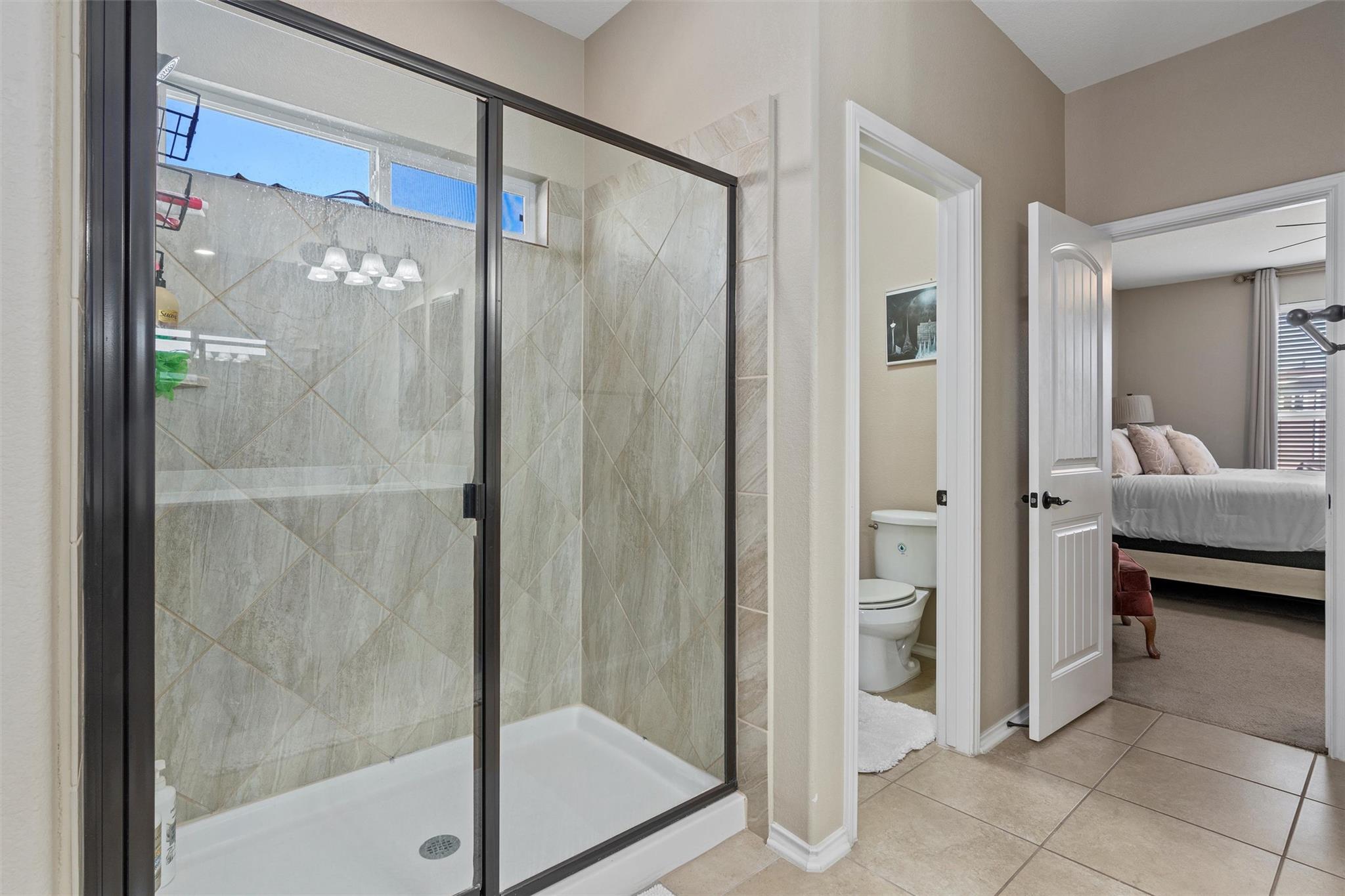 Austin, Texas, 78744, United States, 5 Bedrooms Bedrooms, ,4 BathroomsBathrooms,Residential,For Sale,1975896