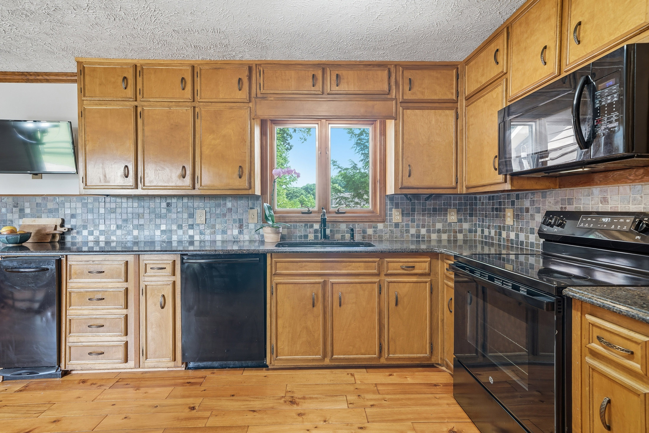  Exceptional Brick Ranch on 5+/- Picturesque Acres - 物件實景