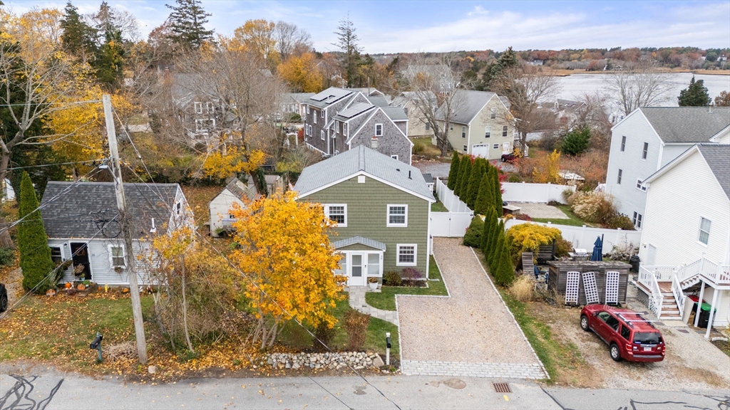 Kingston, Massachusetts, 02364, United States, 4 Bedrooms Bedrooms, ,1 BathroomBathrooms,Residential,For Sale,1991881