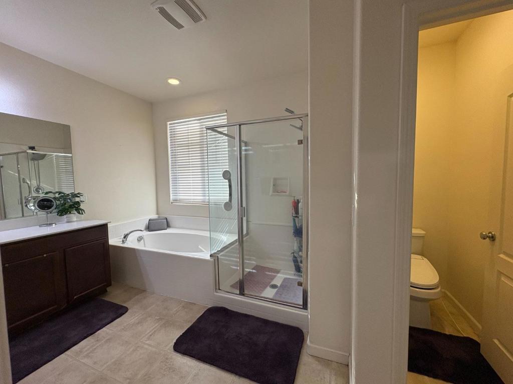 Gilroy, California, 95020, United States, 3 Bedrooms Bedrooms, ,3 BathroomsBathrooms,Residential,For Sale,1825203