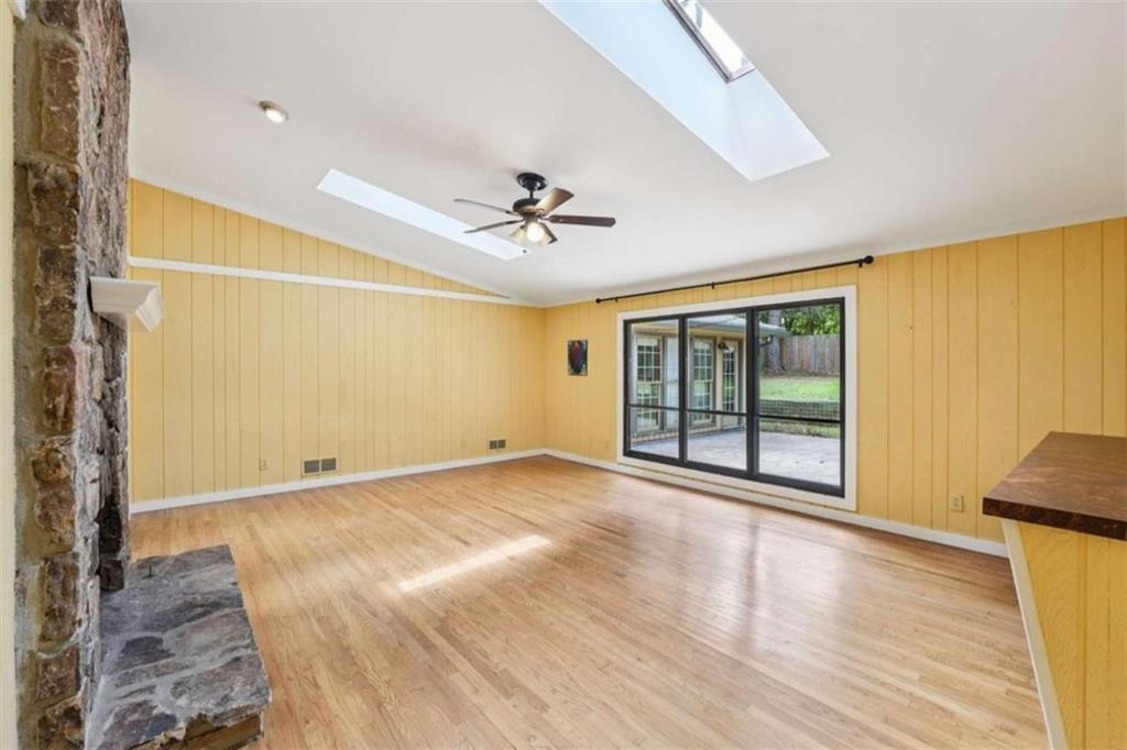 Marietta, Georgia, 30068, United States, 4 Bedrooms Bedrooms, ,3 BathroomsBathrooms,Residential,For Sale,1977177