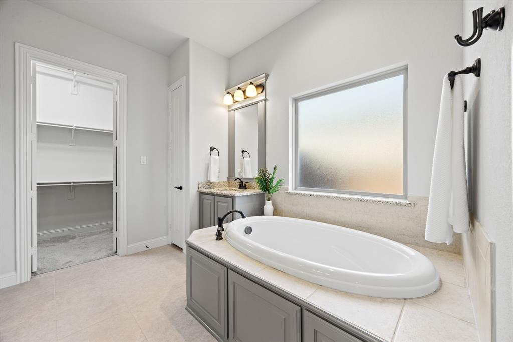 Mansfield, Texas, 76063, United States, 4 Bedrooms Bedrooms, ,4 BathroomsBathrooms,Residential,For Sale,1881326