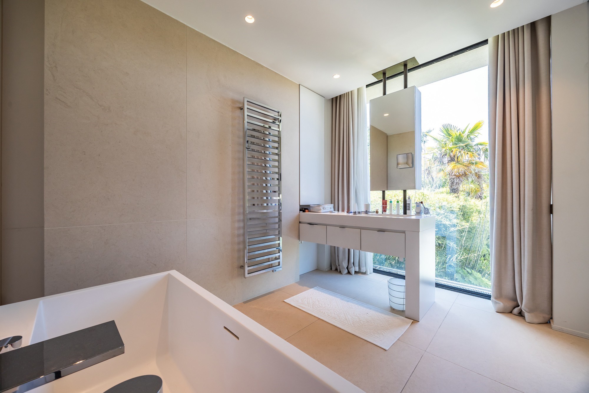  SOMPTUOUS CONTEMPORARY HOUSE - 5 BEDROOMS - CINEMA - DOUBLE GARAGE - SWIMMING P… - 物件實景