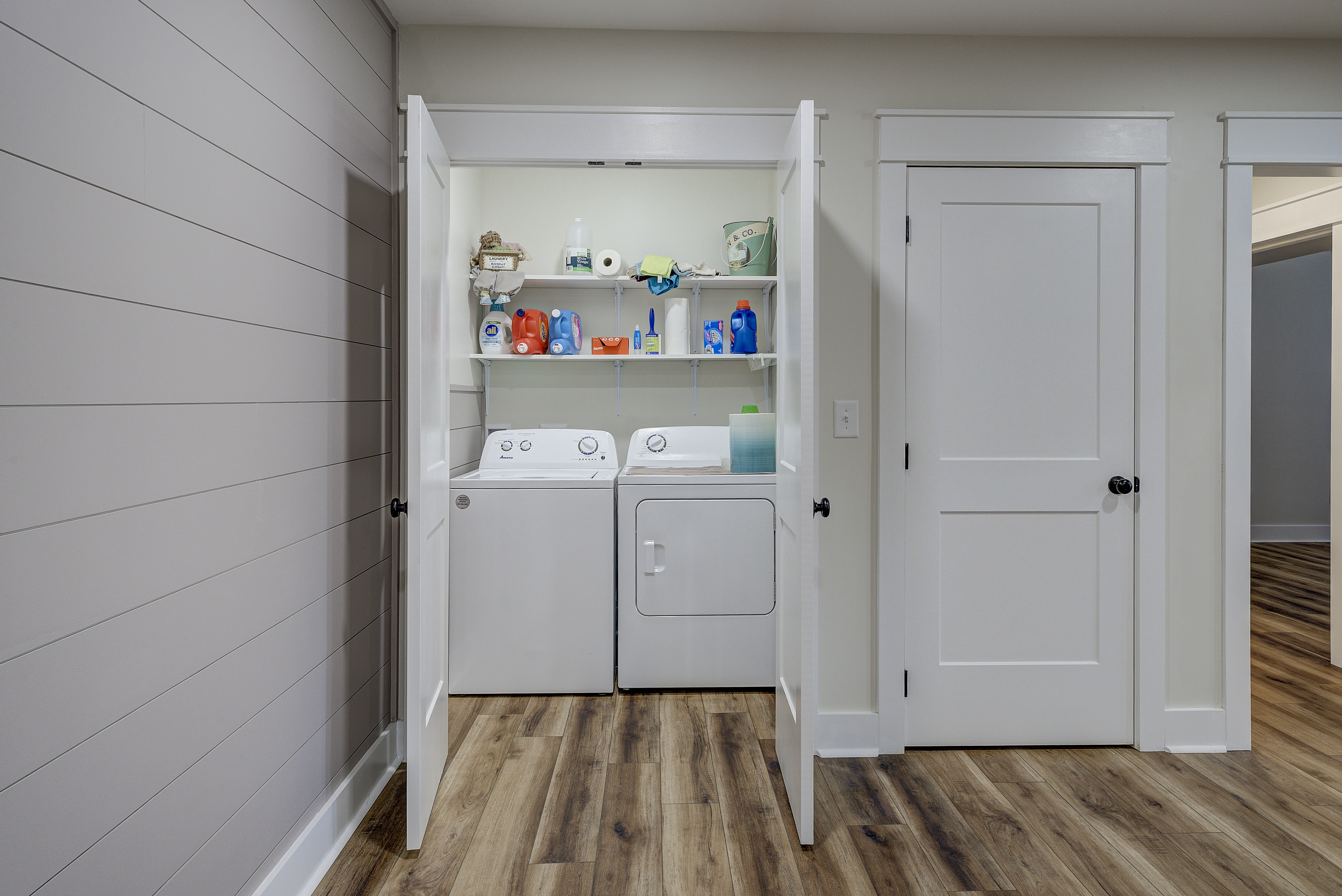 Jonesborough, Tennessee, 37659, United States, 3 Bedrooms Bedrooms, ,3 BathroomsBathrooms,Residential,For Sale,2000637