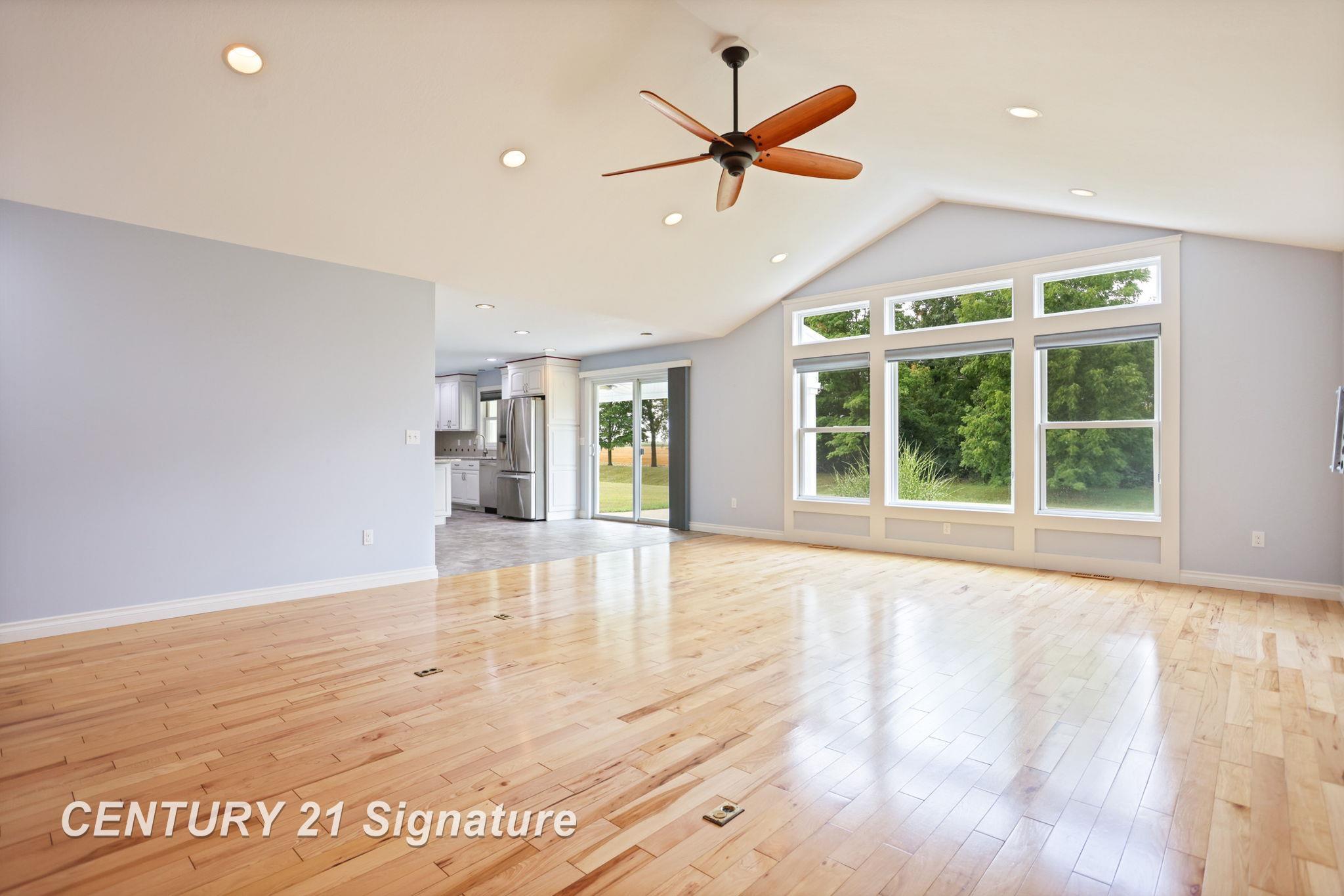Freeland, Michigan, 48623, United States, 4 Bedrooms Bedrooms, ,3 BathroomsBathrooms,Residential,For Sale,1924442