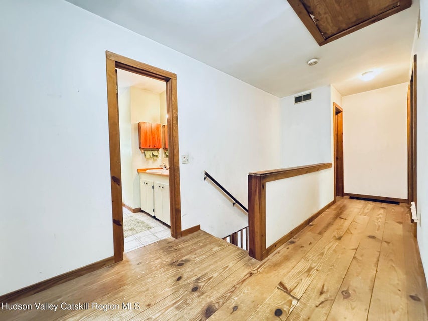 Saugerties, New York, 12477, United States, 5 Bedrooms Bedrooms, ,3 BathroomsBathrooms,Residential,For Sale,1984014